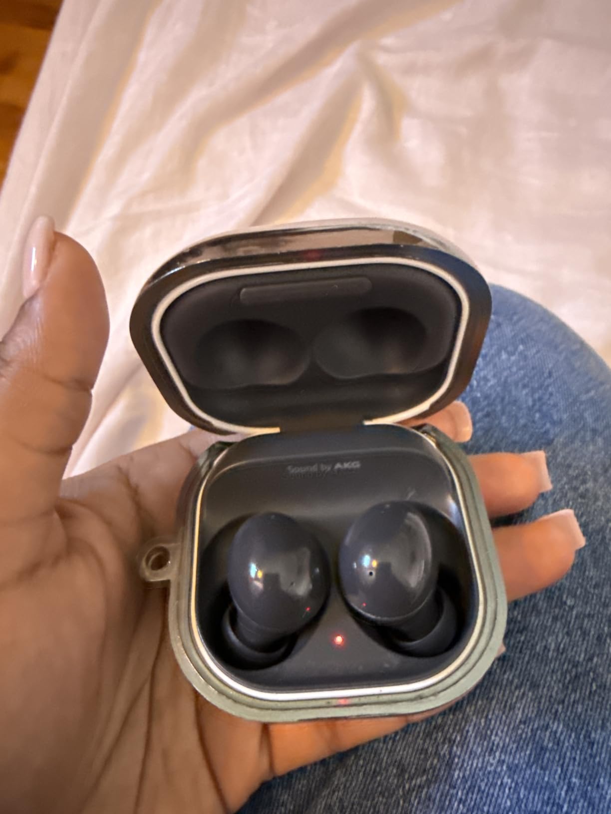 SAMSUNG Galaxy Buds2 True Wireless Earbuds, Active Noise Cancelling, Ambient Sound, Bluetooth, Lightweight Comfort Fit, Graphite, International Version customer photo 1