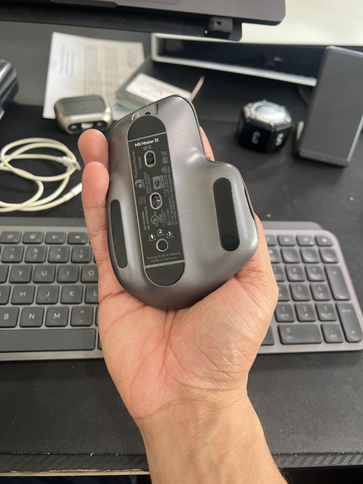 Logitech MX Master 3S Wireless Mouse Standard Edition with Logi Bolt USB Receiver, Ultra-Fast Scrolling, Ergo, 8K DPI, Track on Glass, Quiet Clicks, USB-C - Graphite customer photo 2