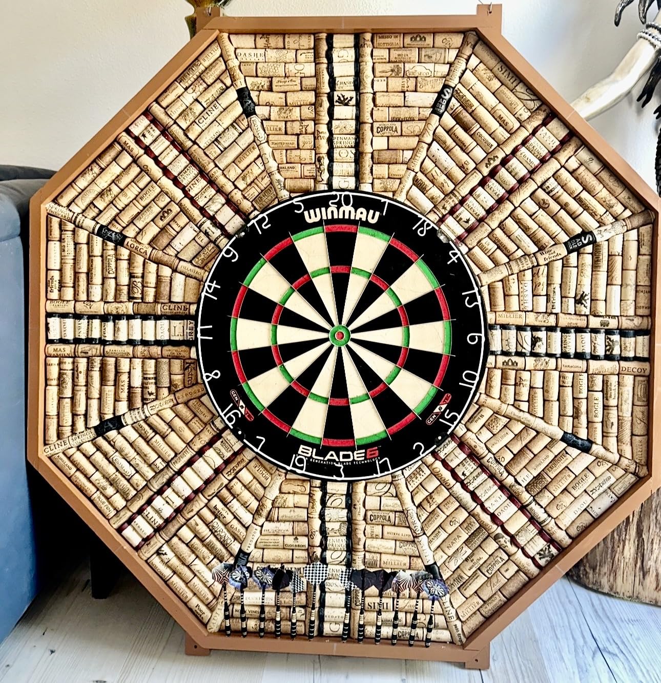 Winmau Professional Bristle Dartboard - PDC Tournament Board with Official Tournament Specifications - Available in Blade 6 & Blade X Generations customer photo 2