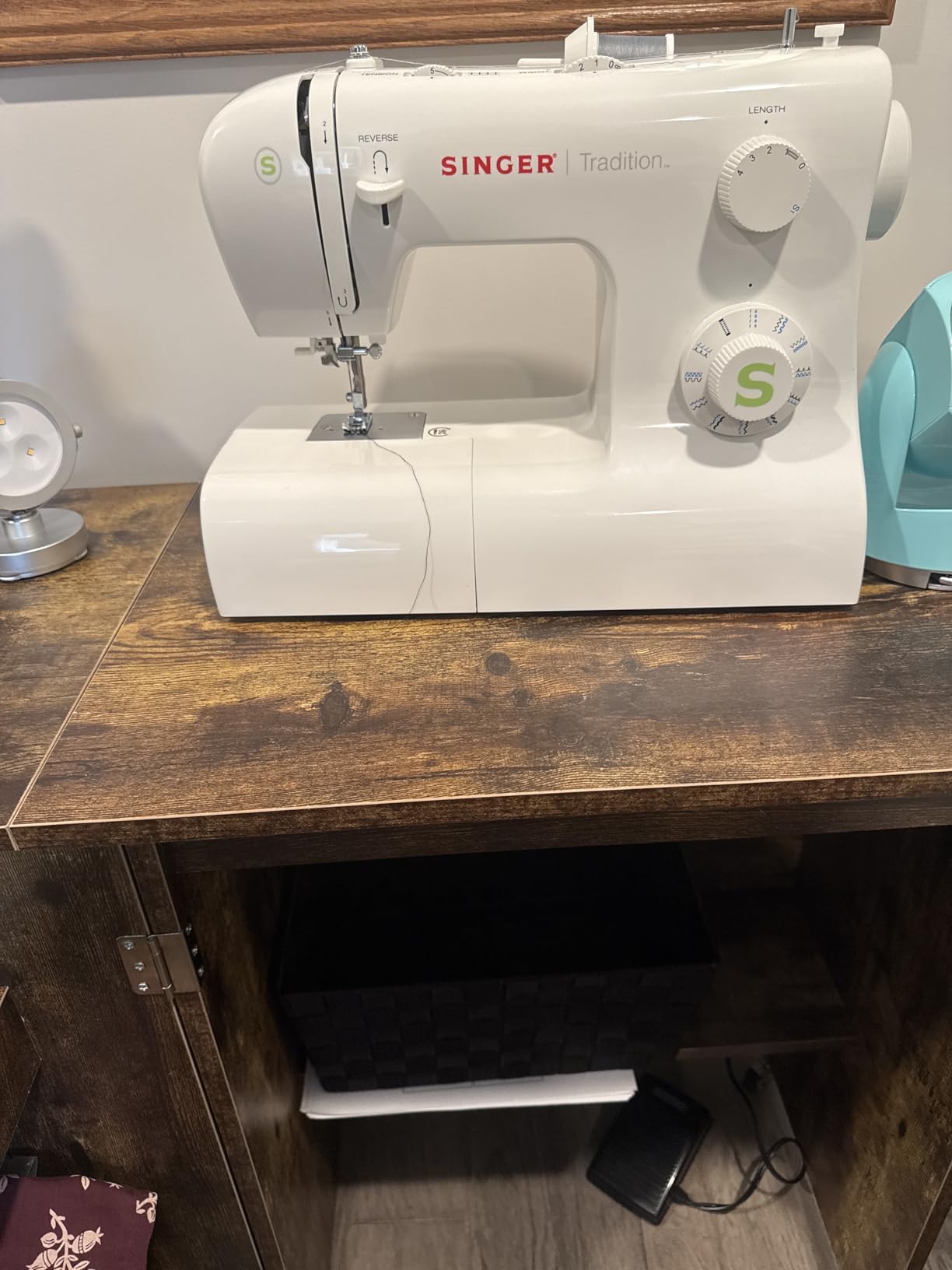 VIVOHOME Folding Sewing Craft Table, Rolling Sewing Machine Desk with Storage Shelves, Sewing Cabinet with Lift for Small Spaces, White customer photo 1