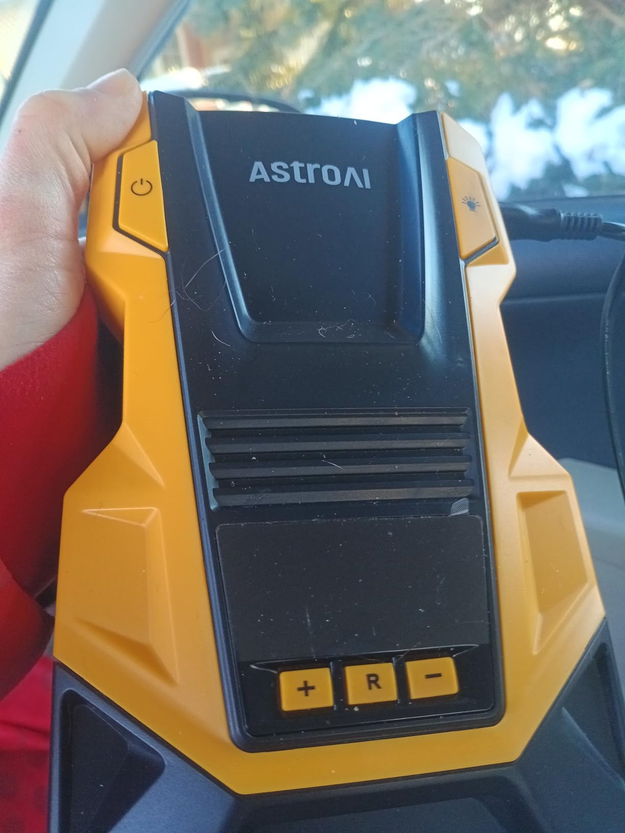 AstroAI 110V AC/12V DC Tire Inflator Portable Air Compressor, Dual Power Electric Air Pump with 150PSI Max Pressure & LED Light customer photo 1