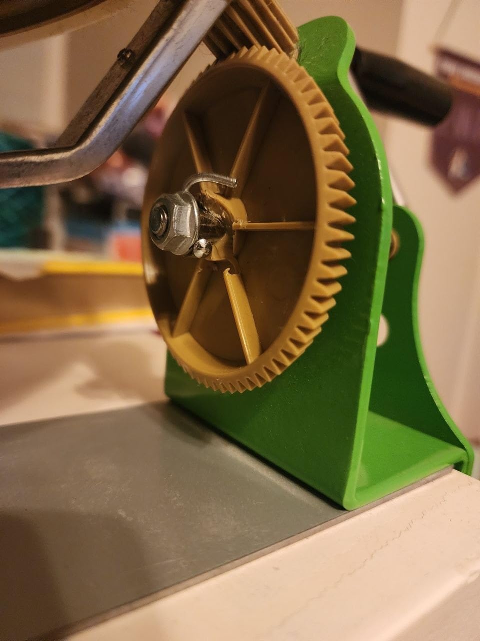 Olikraft Large Yarn Winder Large Capacity 10 oz - Hand Operated Metal Jumbo Yarn Winder - Durable Crochet Tools & Accessories customer photo 1
