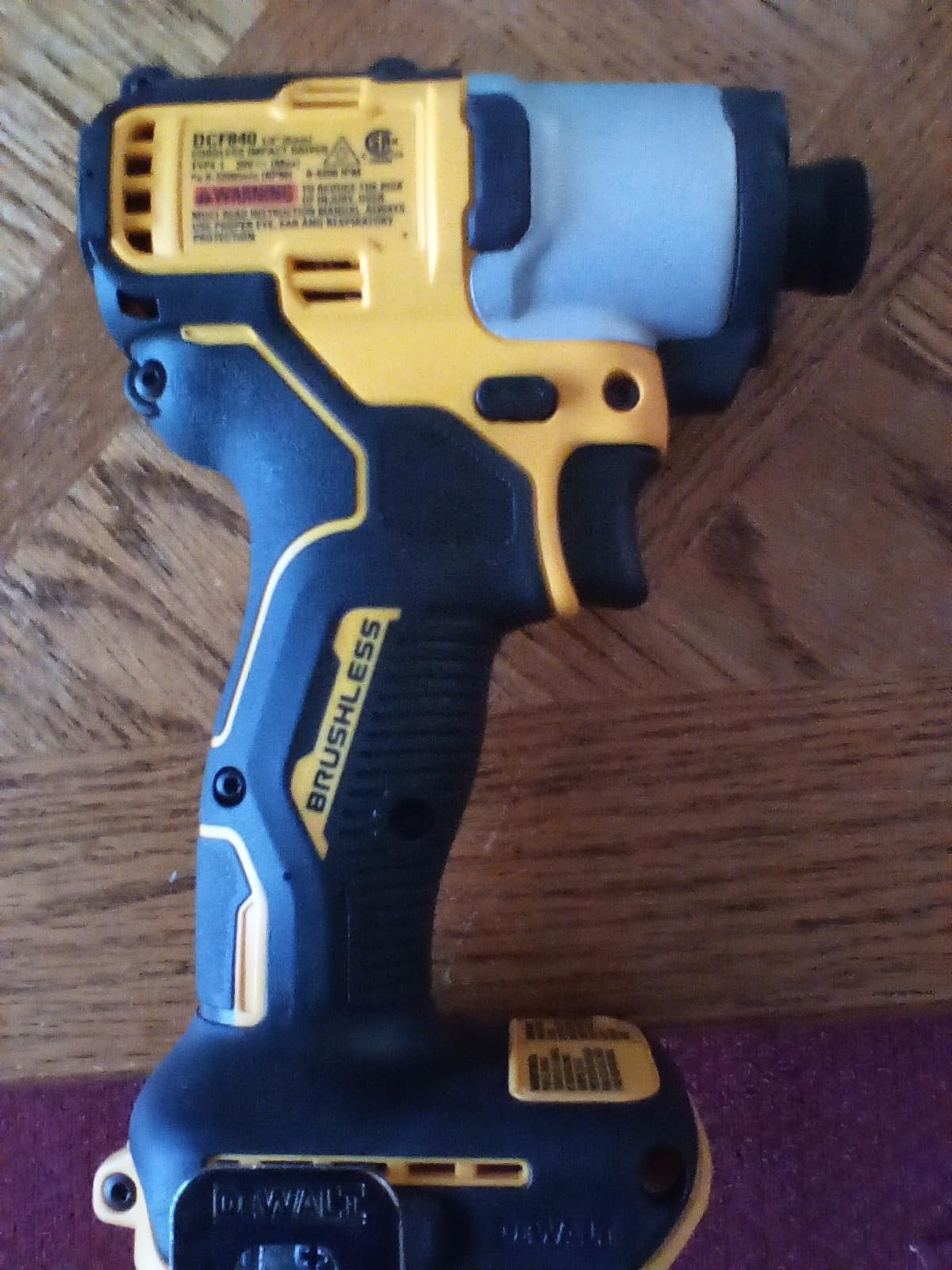 20V MAX* 1/4 in. Brushless Cordless Impact Driver (Tool Only) (DCF840B) customer photo 2