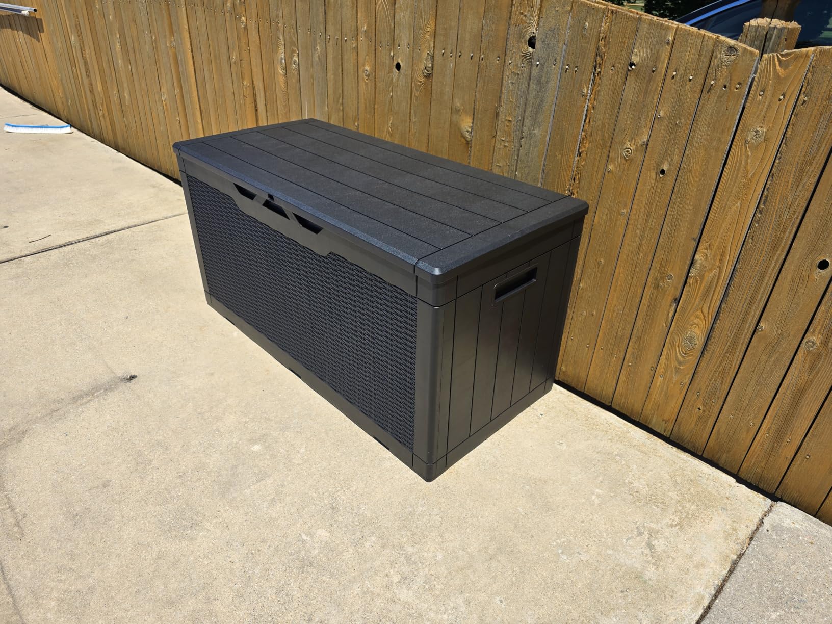 Devoko 100 Gallon Waterproof Deck Box, Resin Large Outdoor Storage Box customer photo 1