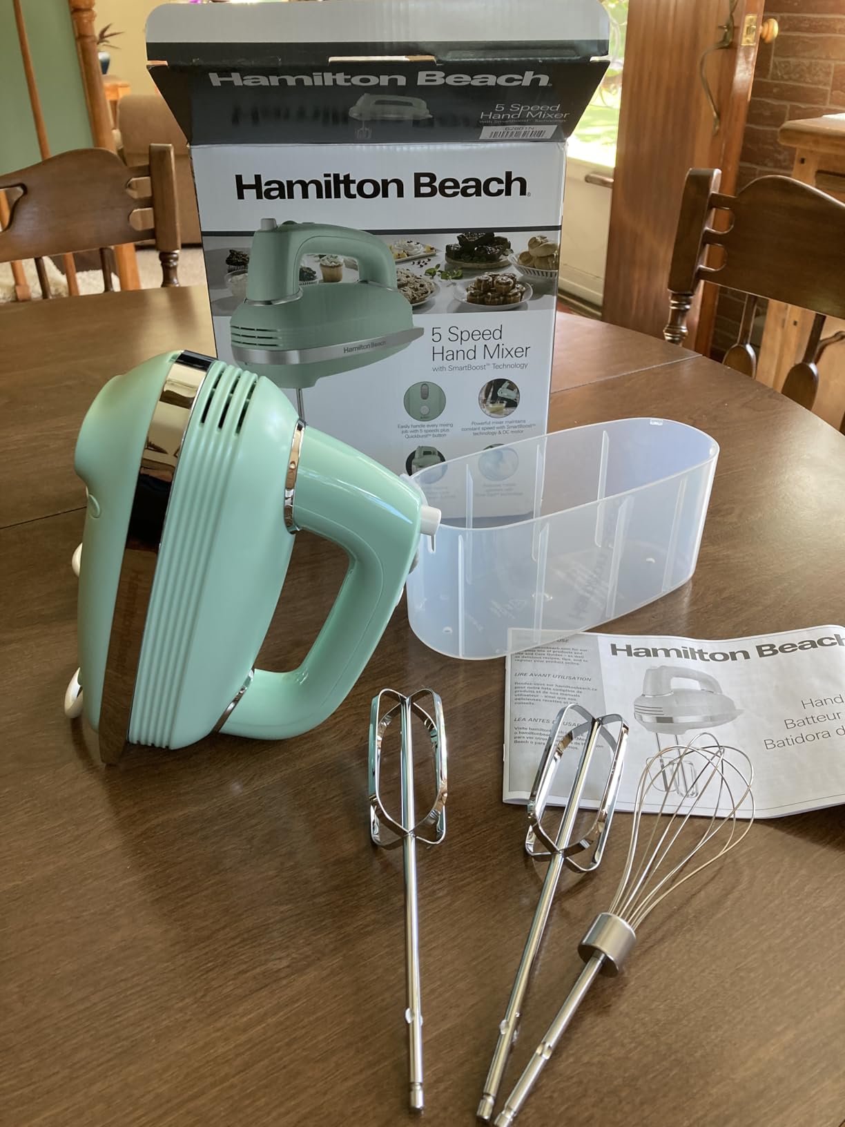 Hamilton Beach Vintage-Style 5-Speed Electric Hand Mixer, Powerful 1.3 Amp DC Motor for Effortless Mixing & Consistent Speed in Thick Ingredients, Slow Start, Beaters and Whisk, Green (62601N) customer photo 1