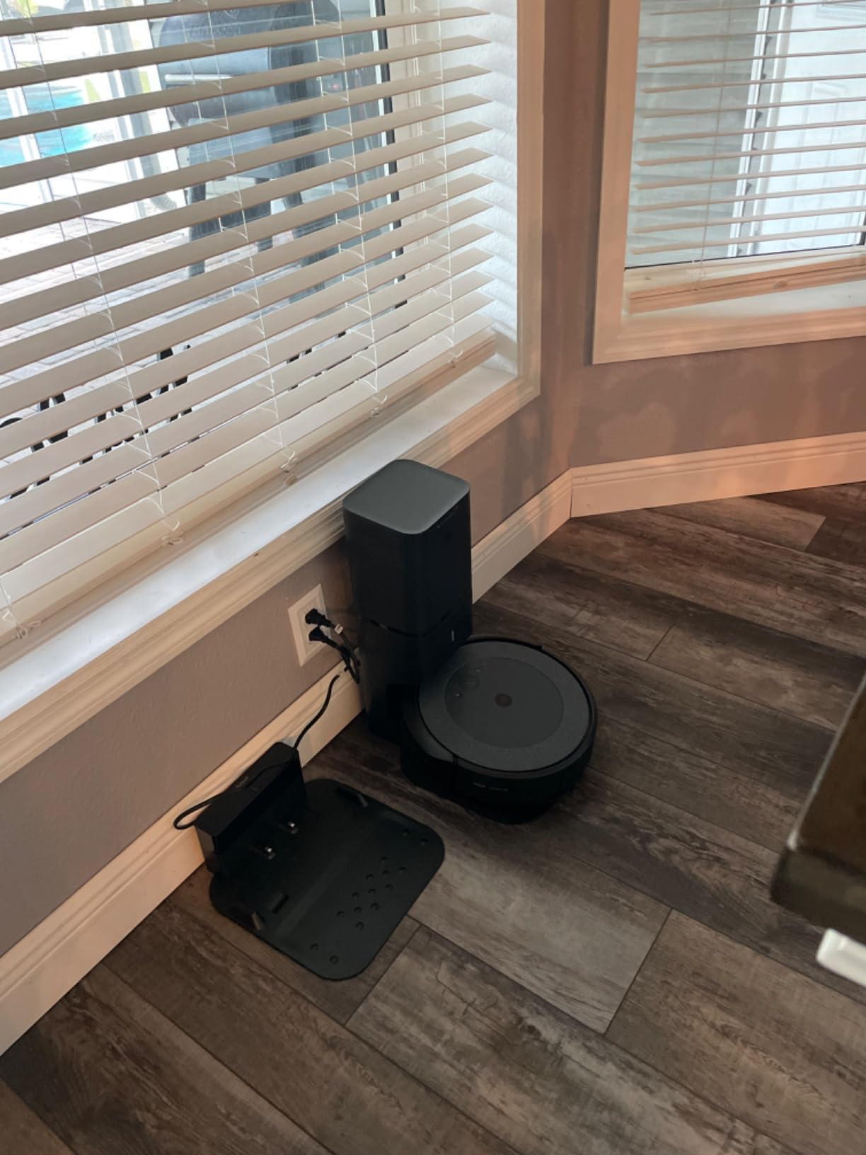 Roomba i3+ EVO (3550) Robot Vacuum and Braava Jet m6 (6113) Robot Mop Bundle - Wi-Fi Connected, Smart Mapping, Works with Alexa, Precision Jet Spray, Corners & Edges, Ideal for Multiple Rooms customer photo 1