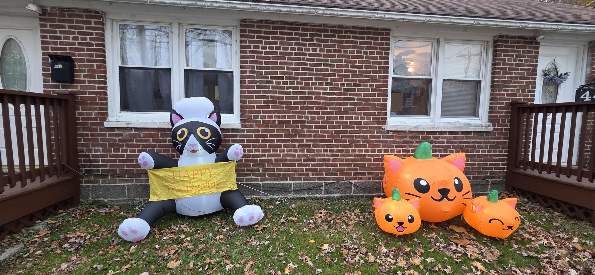 COMIN Halloween Inflatable 5FT Long Three Pumpkin Cat Head Combo with Built-in LEDs, Blow Up Yard Decoration for Holiday Party Indoor, Outdoor, Yard, Garden, Lawn customer photo 2
