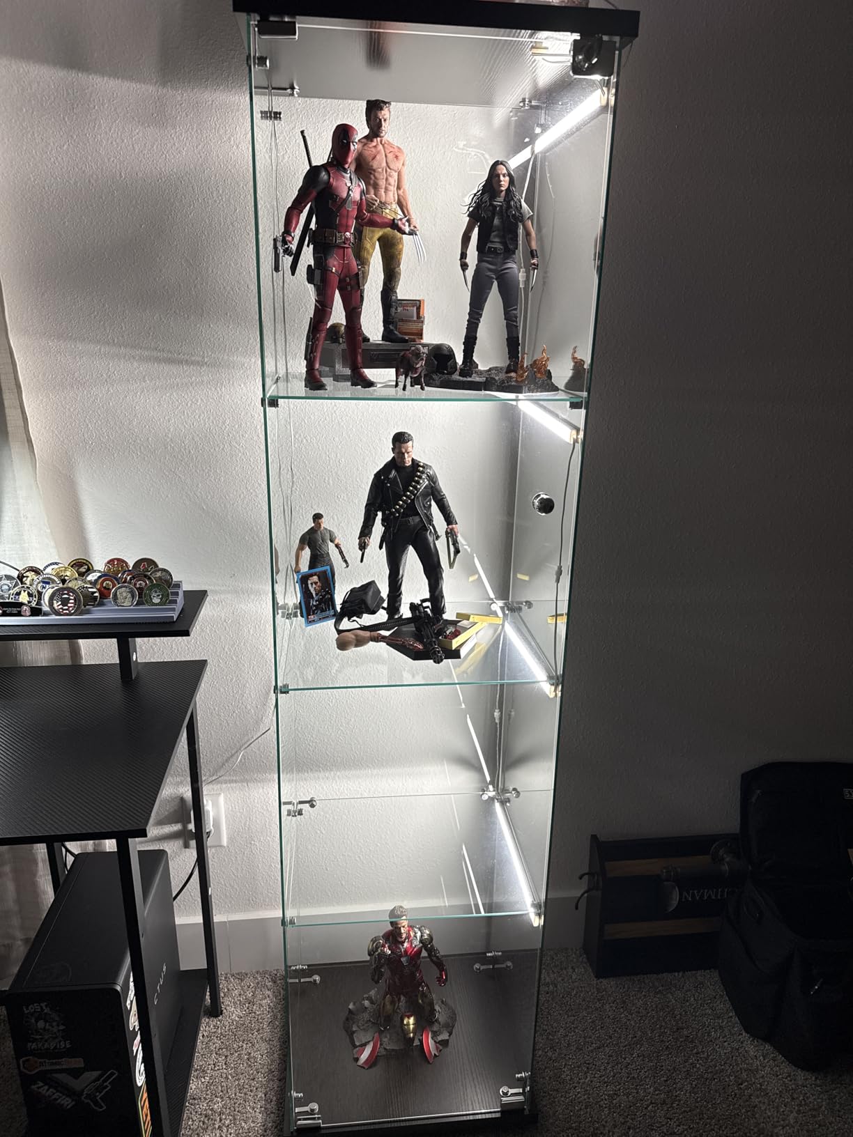 LFT HUIMEI2Y Glass Display Cabinet with Door & Lock, 4-Tier Curio Cabinet for Collectibles, Figures, Wine, Tempered Glass Display Case for Living Room Bedroom Office, 65