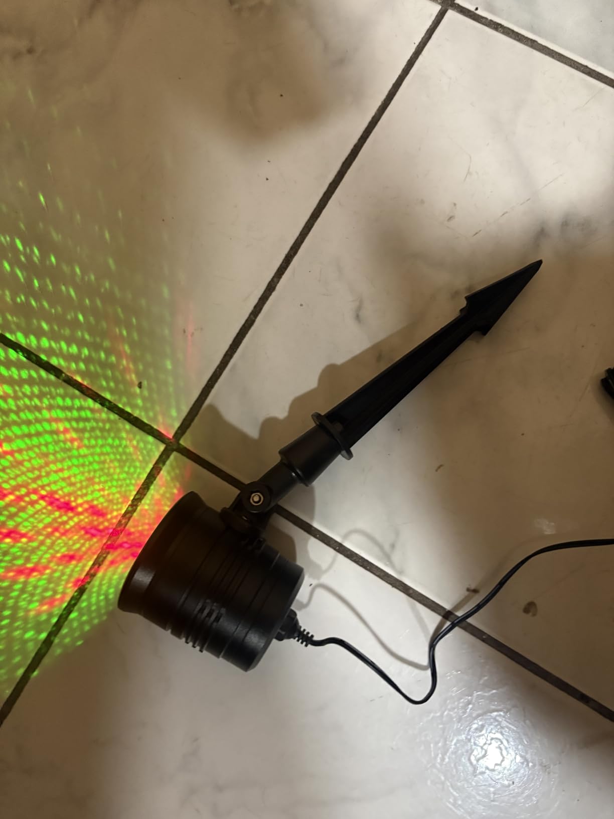 Christmas Laser Projector Lights Outdoor, Garden Laser Landscape Light with 5 Christmas Patterns & Red/Green Stars, IP65 Waterproof and Cold-Resistant, Aluminum Alloy Body customer photo 2