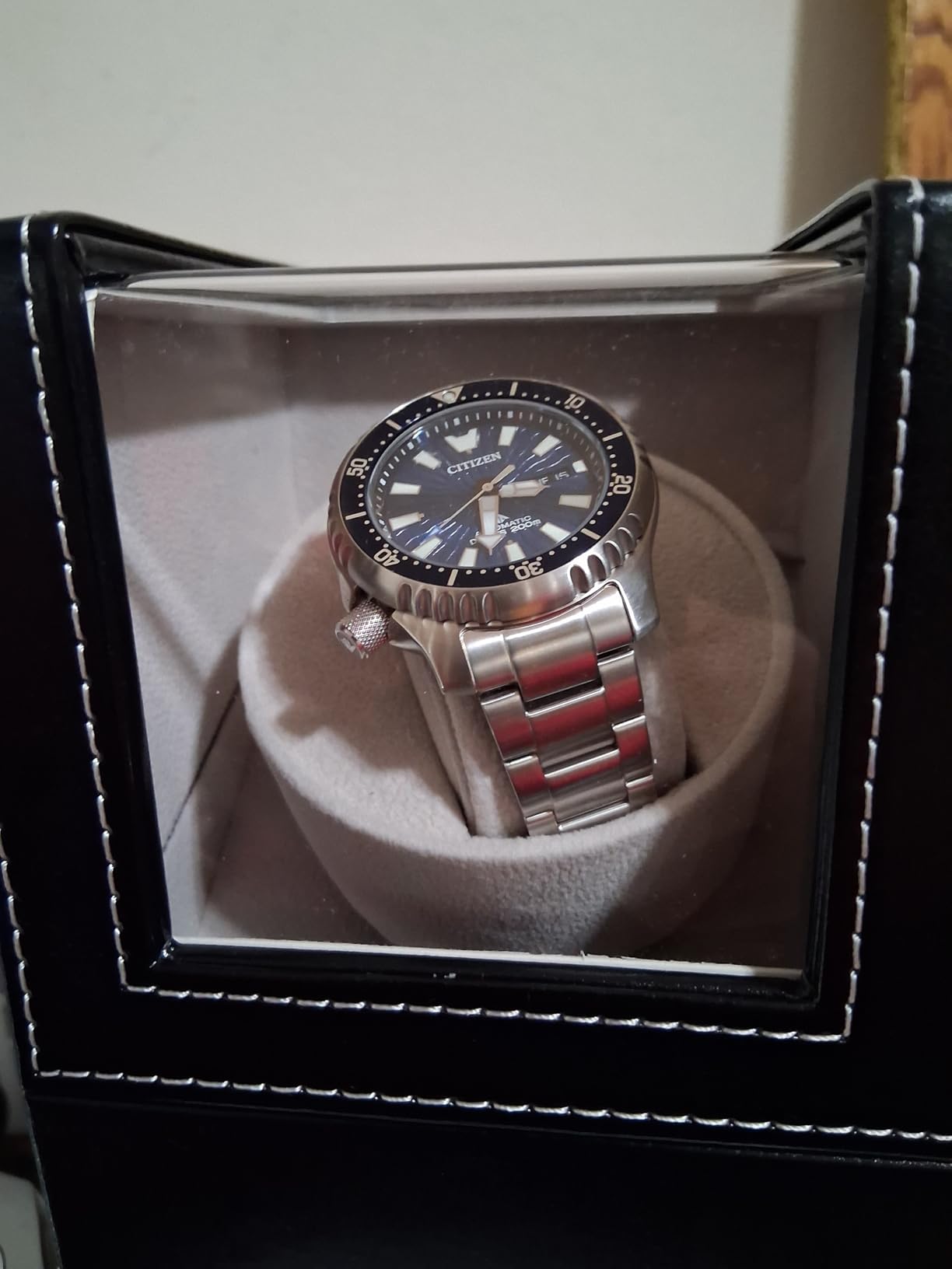 Mcbazel Single Watch Winder, Ultra Quiet Japanese Motor Automatic Watch Winder Box with Multiple Rotation Modes, Premium Watch Winder for Automatic Watches (AC/Battery Powered) - Black Crocodile Pattern customer photo 1