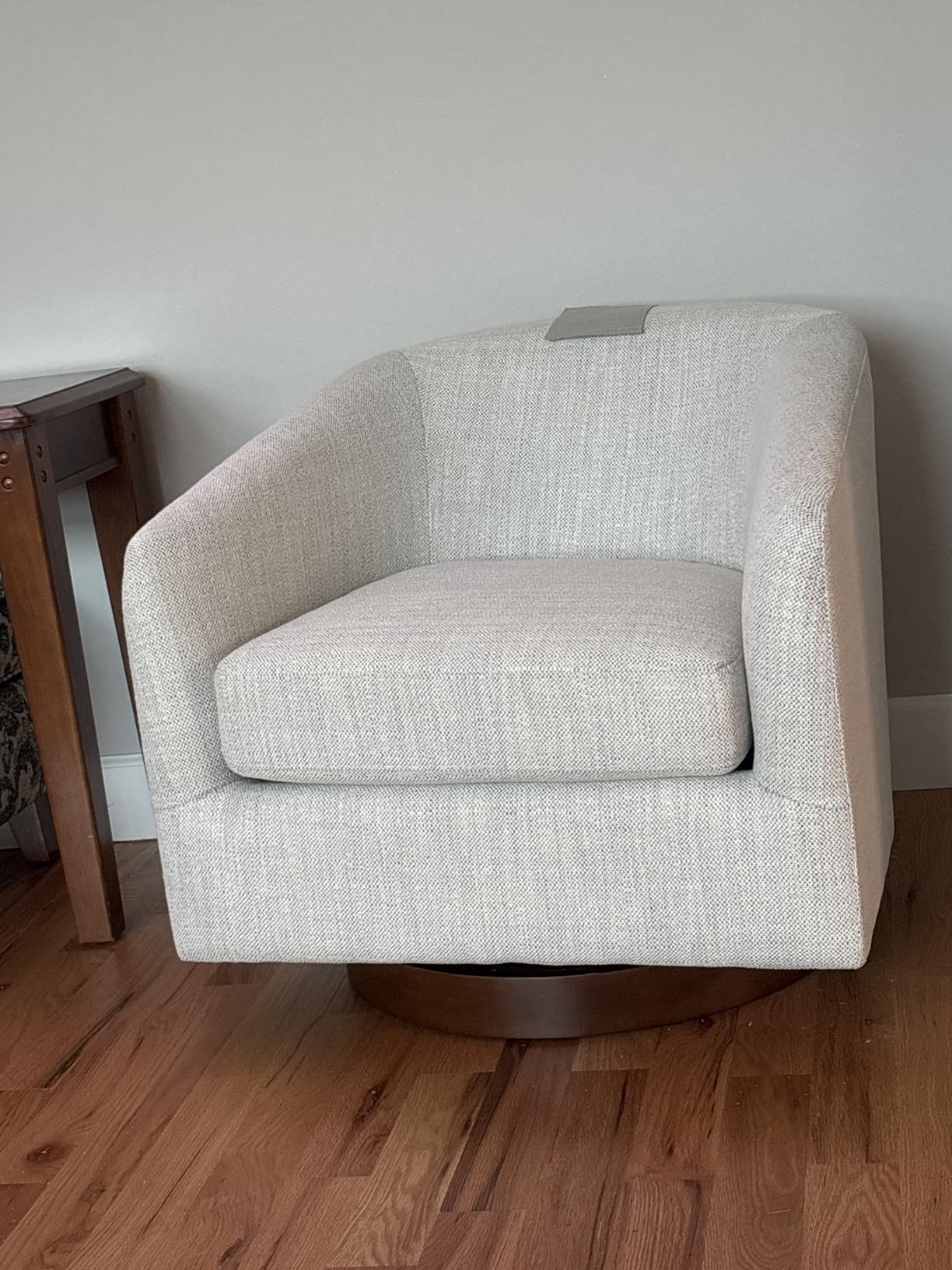 CHITA Swivel Accent Chair, Fully Assembled Fabric Barrel Armchair with FSC Certified Upholstered for Living Room, Bedroom and Office, Linen customer photo 1
