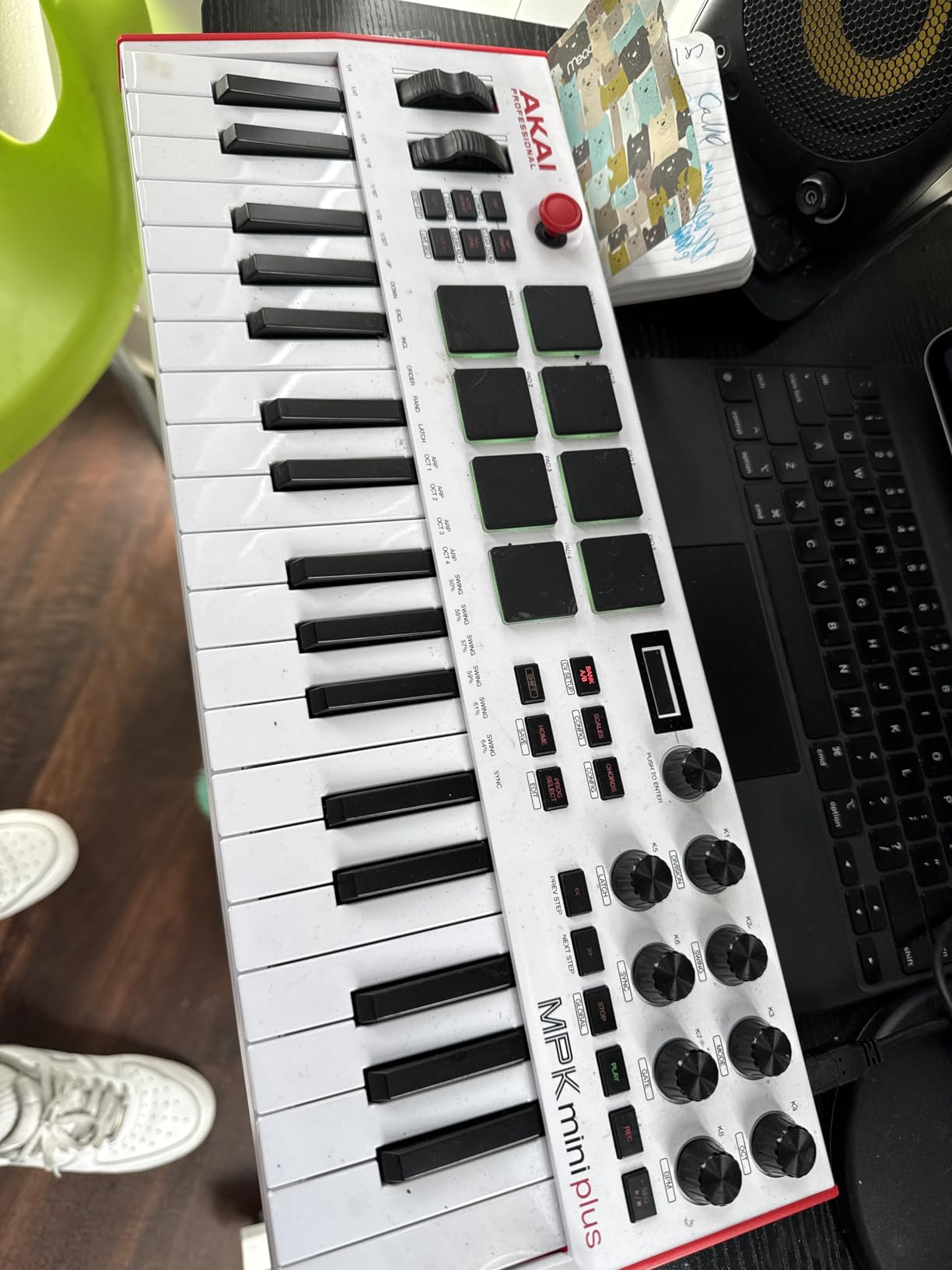 Akai Professional MPK Mini Plus - USB MIDI Keyboard Controller with 37 Mini Keys, 8 MPC Pads, Sequencer, MIDI/CV/Gate I/O, Music Production Software and Native Instruments Sound Package customer photo 1