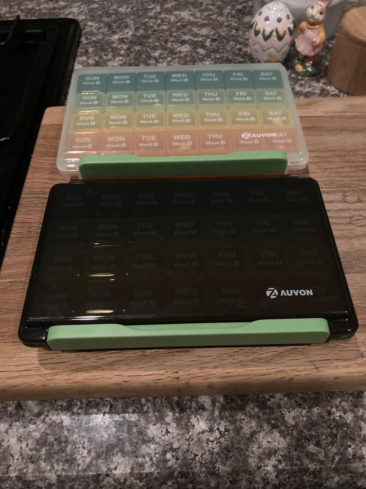 AUVON Moisture-Proof Monthly Pill Organizer, Large 28 Days Pill Box Case with Removable 4 Weeks Medication Organizer Rows customer photo 1