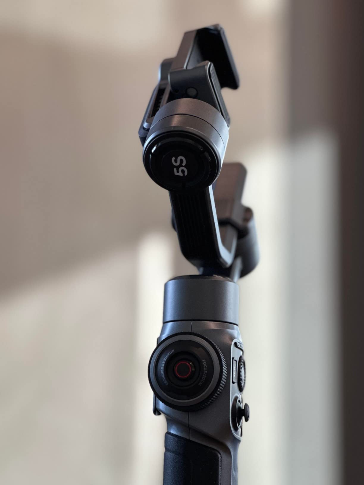 Zhiyun Smooth 5S Smartphone Gimbal Stabilizer 3-Axis with Built-in Fill Light for iPhone Android with Face Object Tracking for Vlog Video Live Stream INS YouTube (Smooth 5 Upgrade Version)-Gray customer photo 1