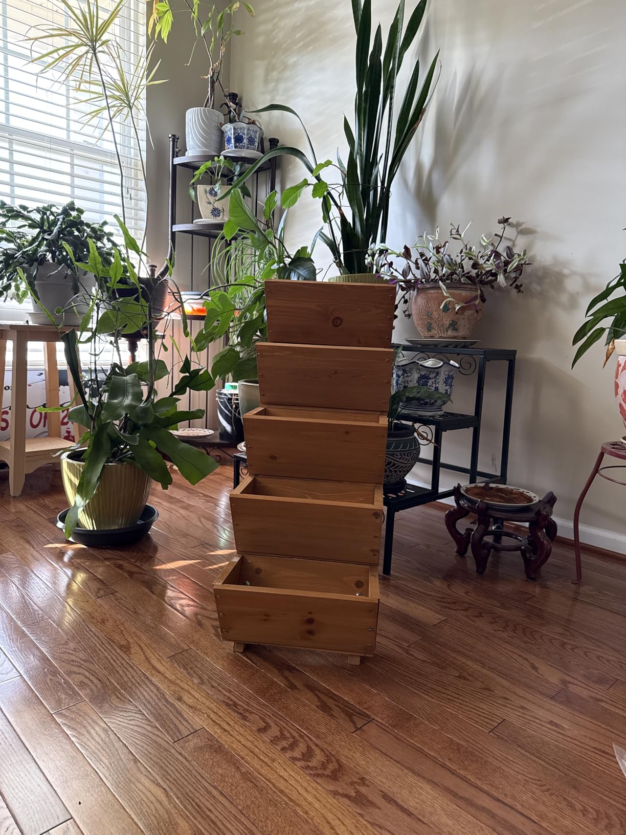 Giantex 5.2FT Vertical Raised Garden Bed, 4-Tier Elevated Planter Box w/4 Containers & Drainage Holes, Indoor Outdoor Freestanding Planter for Vegetables, Herbs, Flowers, Heavy-Duty Metal Frame customer photo 1