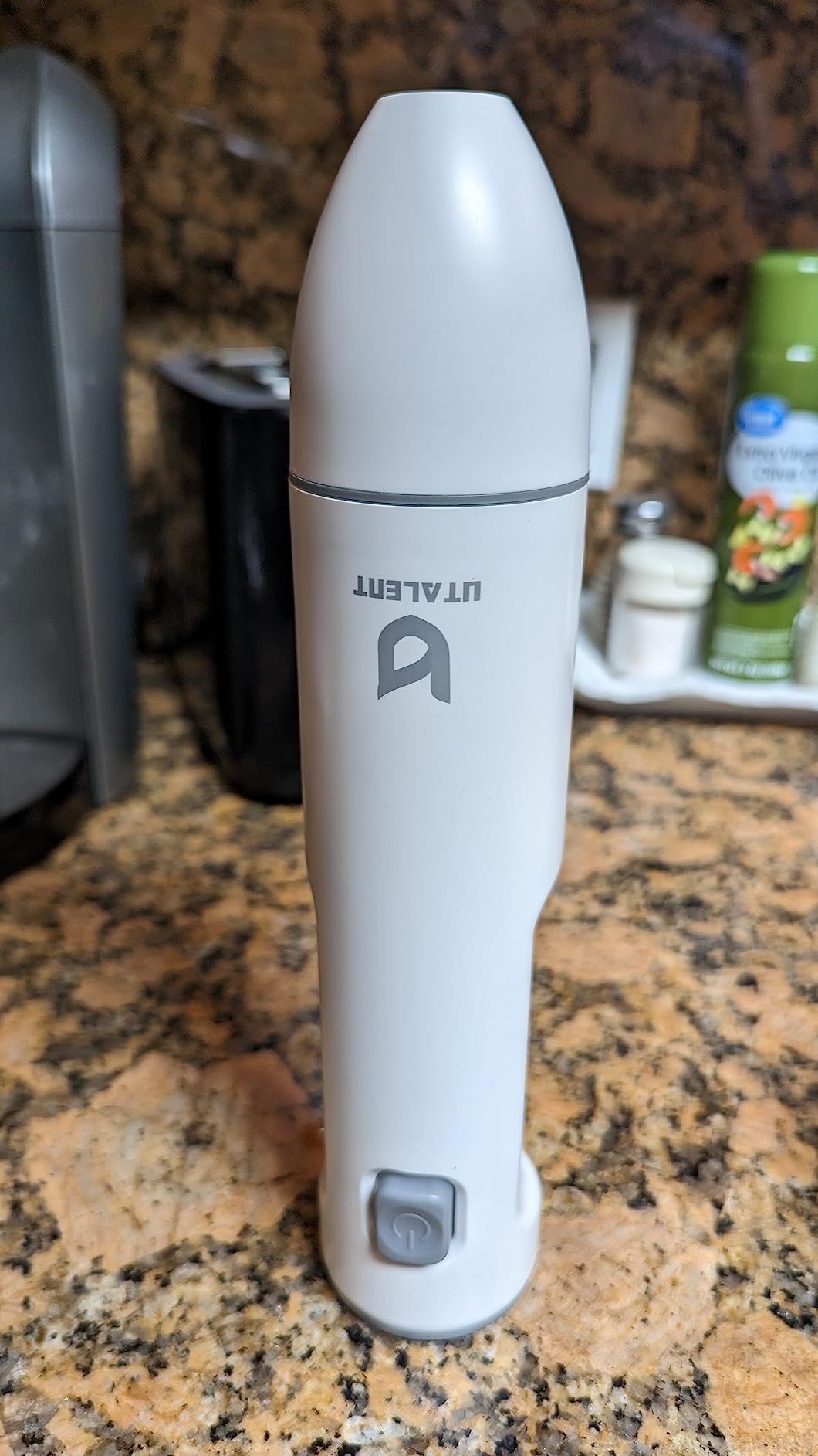Cordless Hand Blender, UTALENT Variable Speed Immersion Blender Handheld Rechargeable, with USB-C Charging Cable, Egg Whisk, for Smoothies, Milkshakes, Hummus and Soups - White customer photo 1