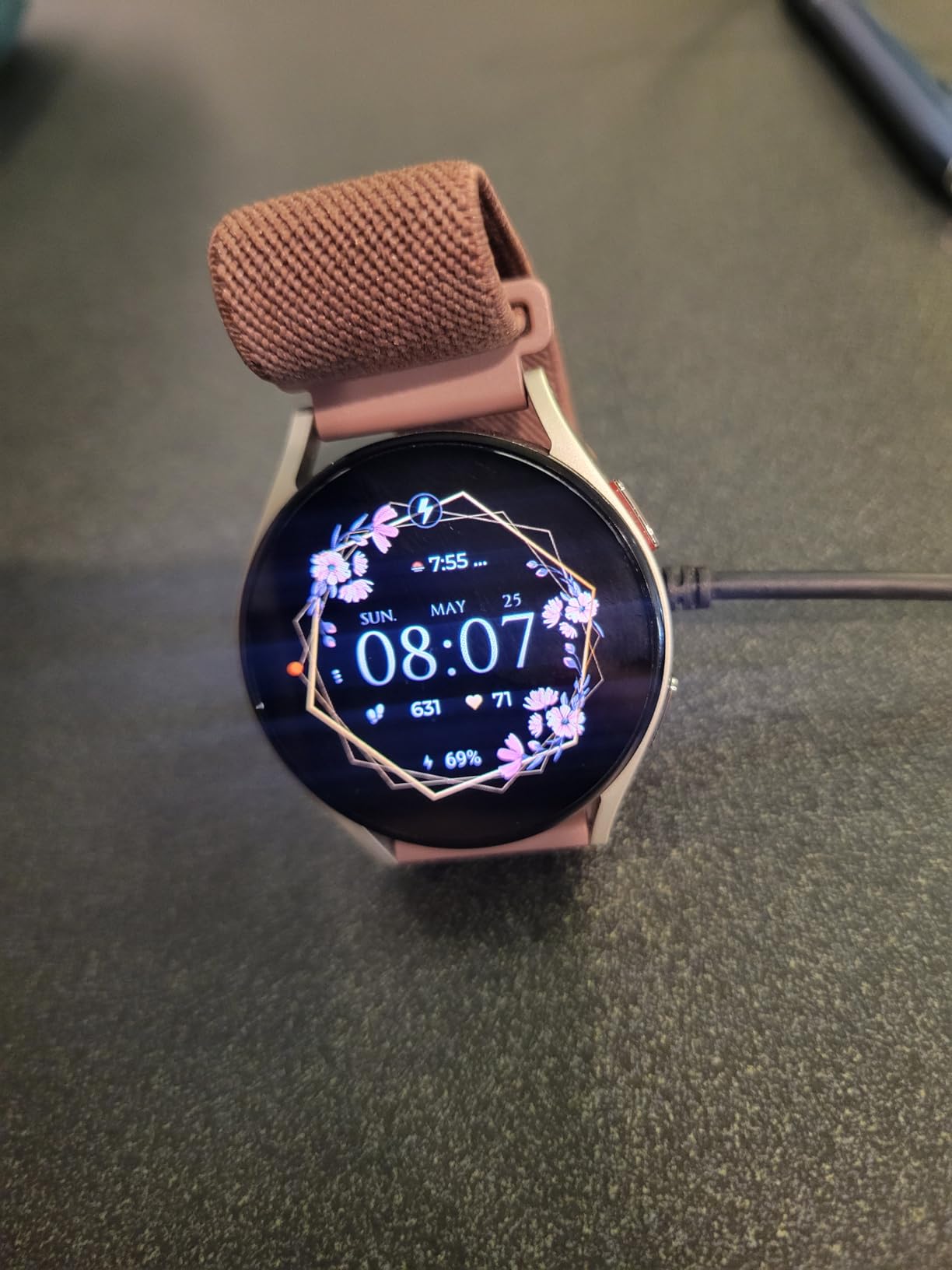 SAMSUNG Galaxy Watch 5 40mm Bluetooth Smartwatch w/Body, Health, Fitness and Sleep Tracker, Sapphire Crystal Glass, Enhanced GPS Tracking, US Version, Silver Bezel w/Purple Band (Renewed) customer photo 1