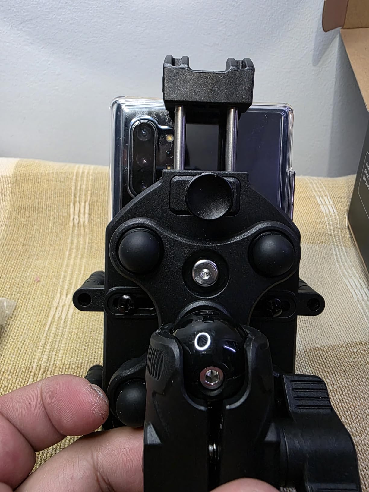 BRCOVAN Anti-Theft Motorcycle Phone Mount Holder with Vibration Dampener & High-Speed Secure Lock, Adjustable Size Handlebar Cellphone Cradle for Bike Bicycle Scooter ATV, Fit 5.4-7.2'' Smartphone customer photo 2