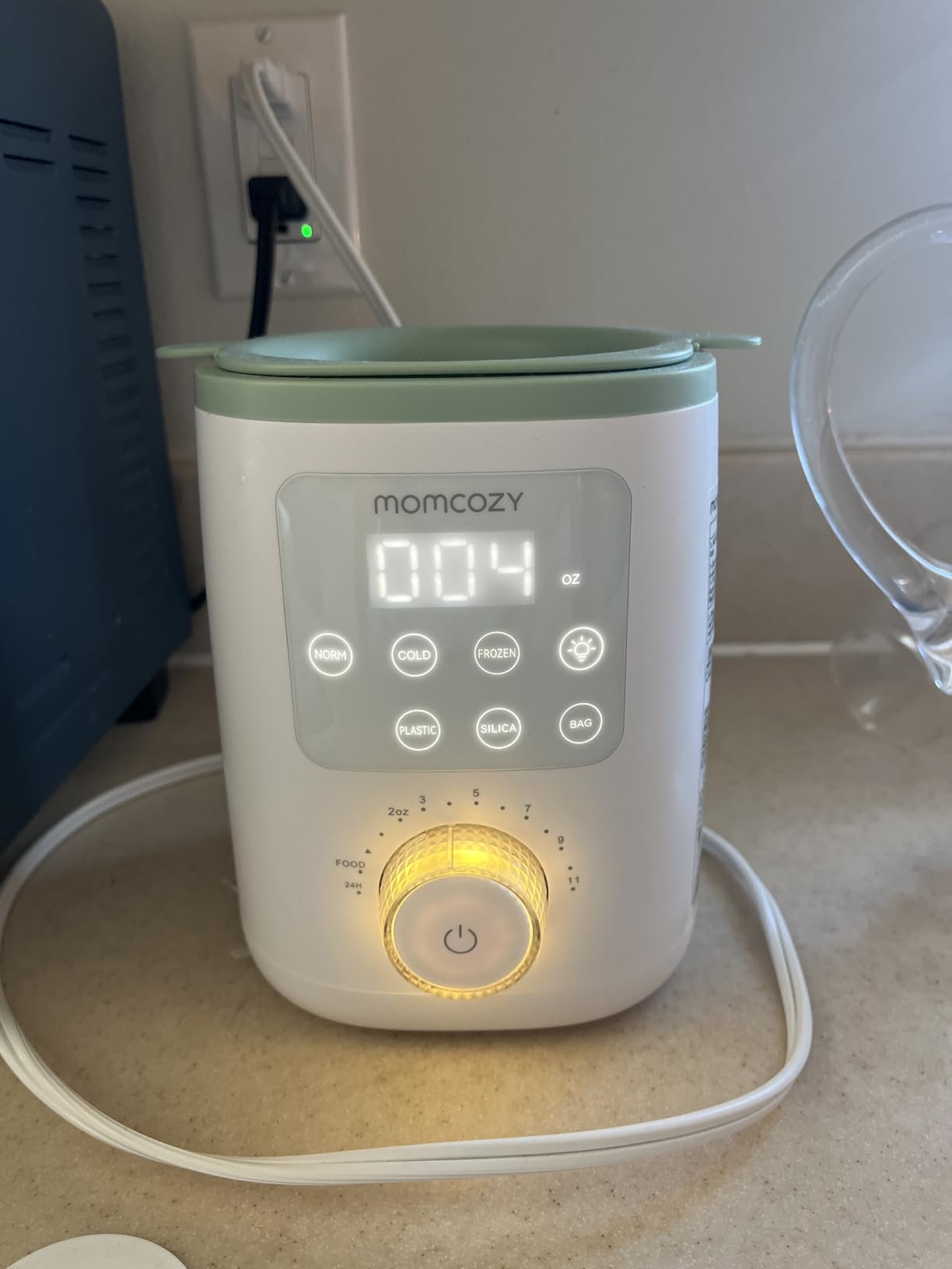 Momcozy Baby Bottle Warmer for Breast Milk Formula Food, Fullest Nutrients Preserved, Fast Heat, Night Light for Nighttime Breastfeeding, One-Touch Easy Use, Newborn Essentials Supplies Gift for Mom customer photo 2