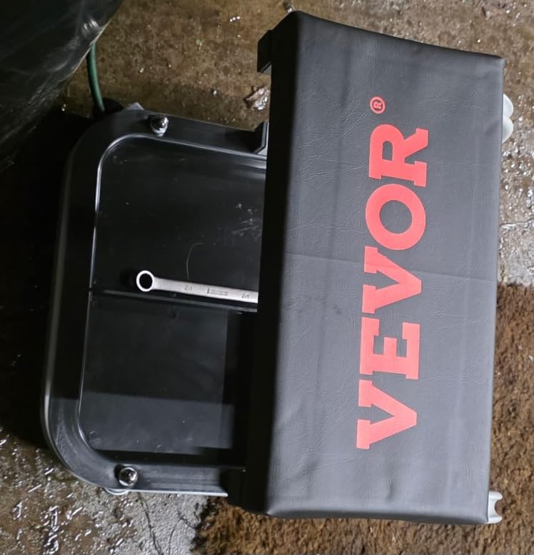 VEVOR Rolling Creeper Garage/Shop Seat, 250 LBS Capacity Padded Rolling Workshop Stool with Tool Tray Storage, Black customer photo 1