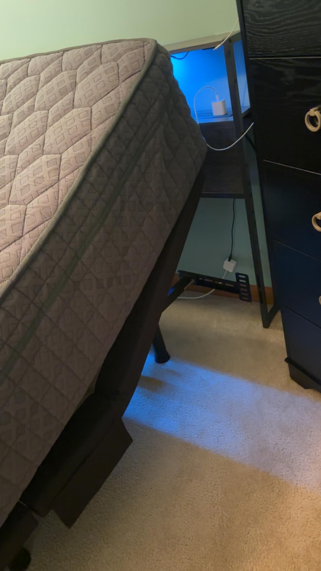 Tami Tami T600 Adjustable Bed Frame Queen Size with Remote & Massage - Electric Beds Bases, Zero Gravity, Dual Side USB, Side Pockets, Nightlight, Quiet Motor, Wireless Remote, 5 Min Easy Assembly customer photo 2