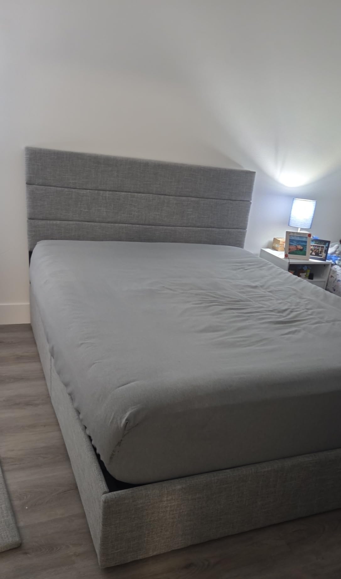 SHA CERLIN Queen Size Lift Up Storage Bed/Modern Wingback Headboard/Upholstered Platform Bed Frame/Hydraulic Storage/No Box Spring Needed/Wood Slats Support/Dark Grey customer photo 1