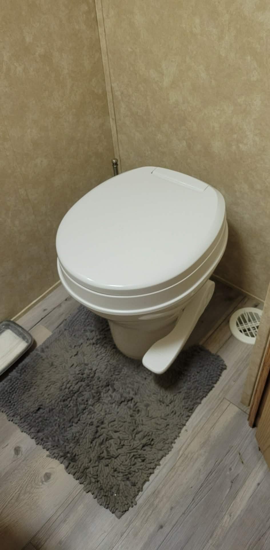 SEAFLO RV Toilet - 18.4