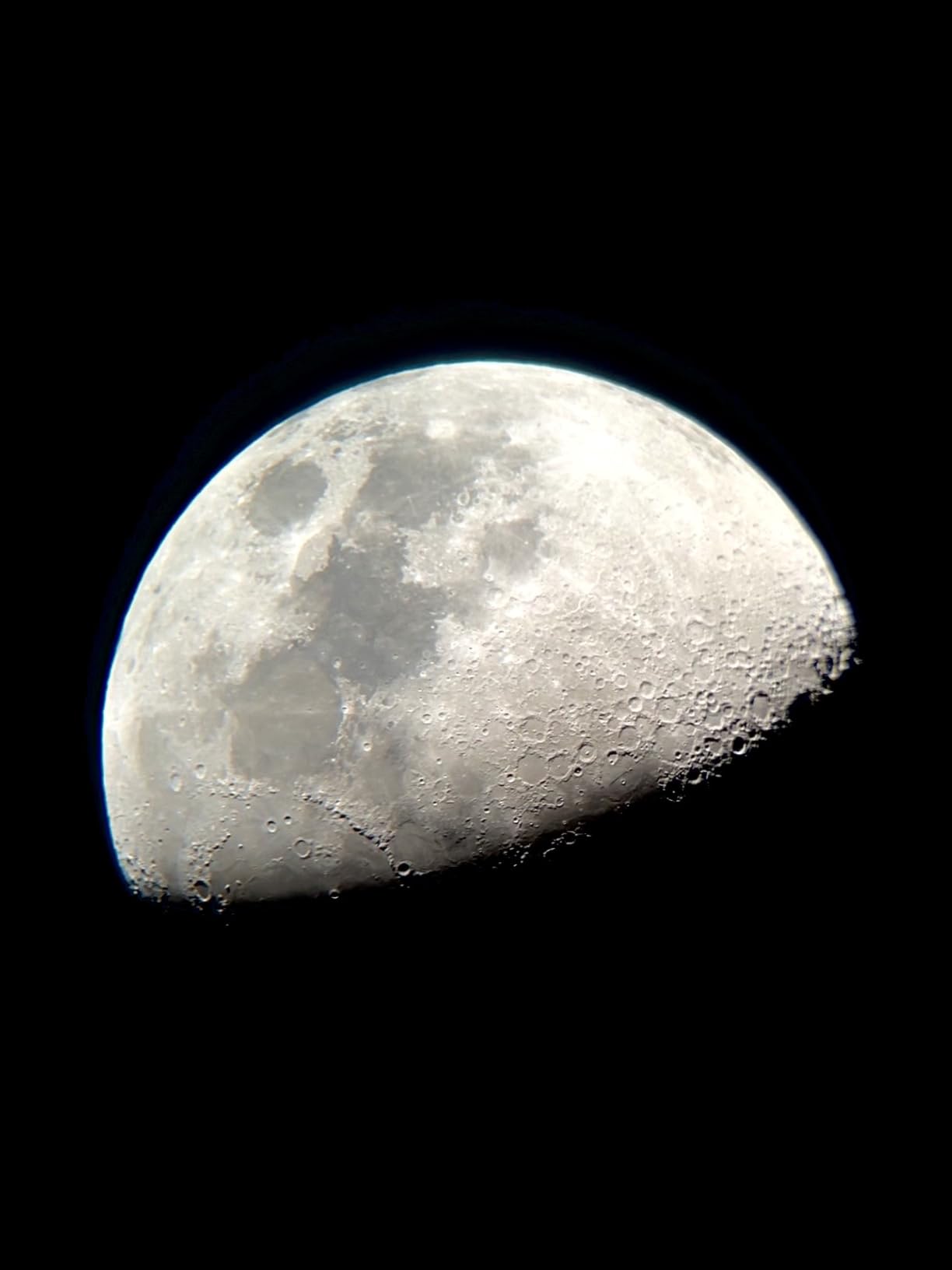 Celestron StarSense Explorer 114AZ App-Enabled Tabletop Dobsonian Telescope | 114mm Tabletop Dobsonian, Smartphone Dock, App, IPhone, Android Compatible customer photo 1