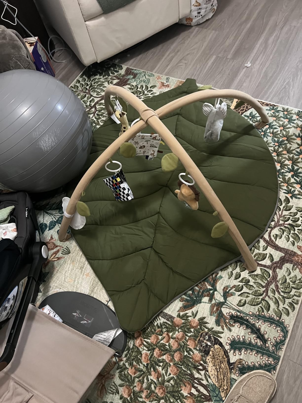 Blissful Diary Baby Play Gym & Activity Mat, Oversize Leaf Shaped Baby Play Mat w 6 Detachable Toys, Tummy Time Mat Promote Motor Skills & Sensory Development Mat, Newborn Infant Baby Essentials Gift customer photo 2