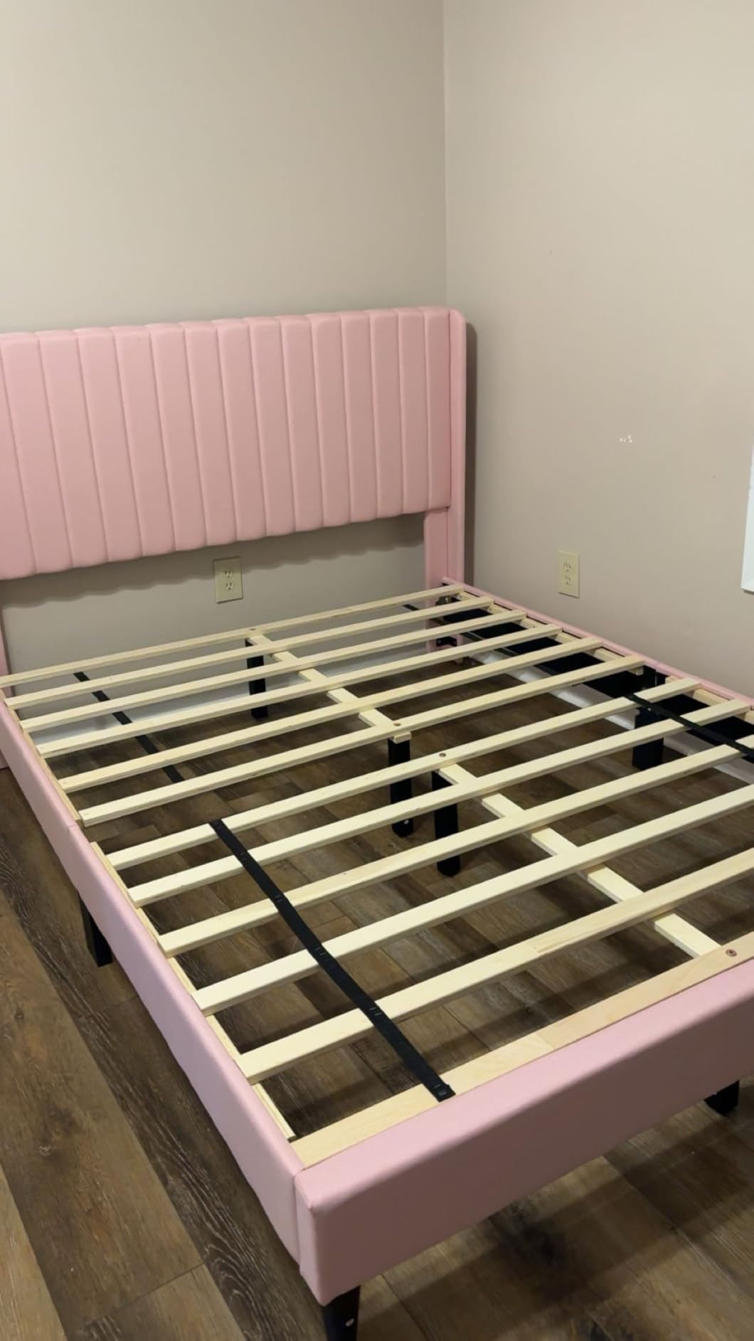 Yaheetech Queen Bed Frame Upholstered Platform Bed with Fabric Headboard, Wing Edge Design/Non-Slip and Noise-Free/Wooden Slats Support/No Box Spring Needed/Easy Assembly, Ivory Queen Bed customer photo 1
