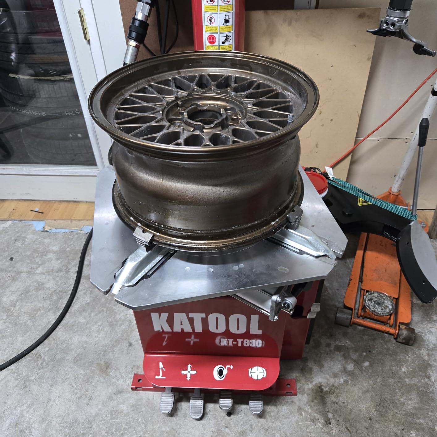 KATOOL 2.0HP Tire Changer Bead Blaster Wheel Balancer Machine Combo KT-T830+KT-B700 Tire Changer Machine Tire Machine customer photo 2