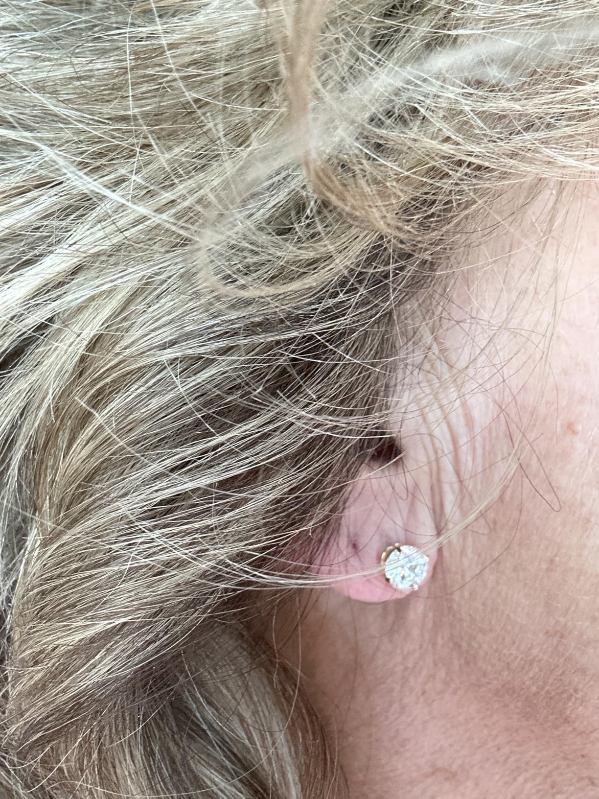 CERTIFIED 1 to 6 Carat LAB GROWN Solitaire Diamond Stud Earrings Round Cut 4 Prong Screw Back (F-G Color, VS1-VS2 Eye Clean Clarity) customer photo 1