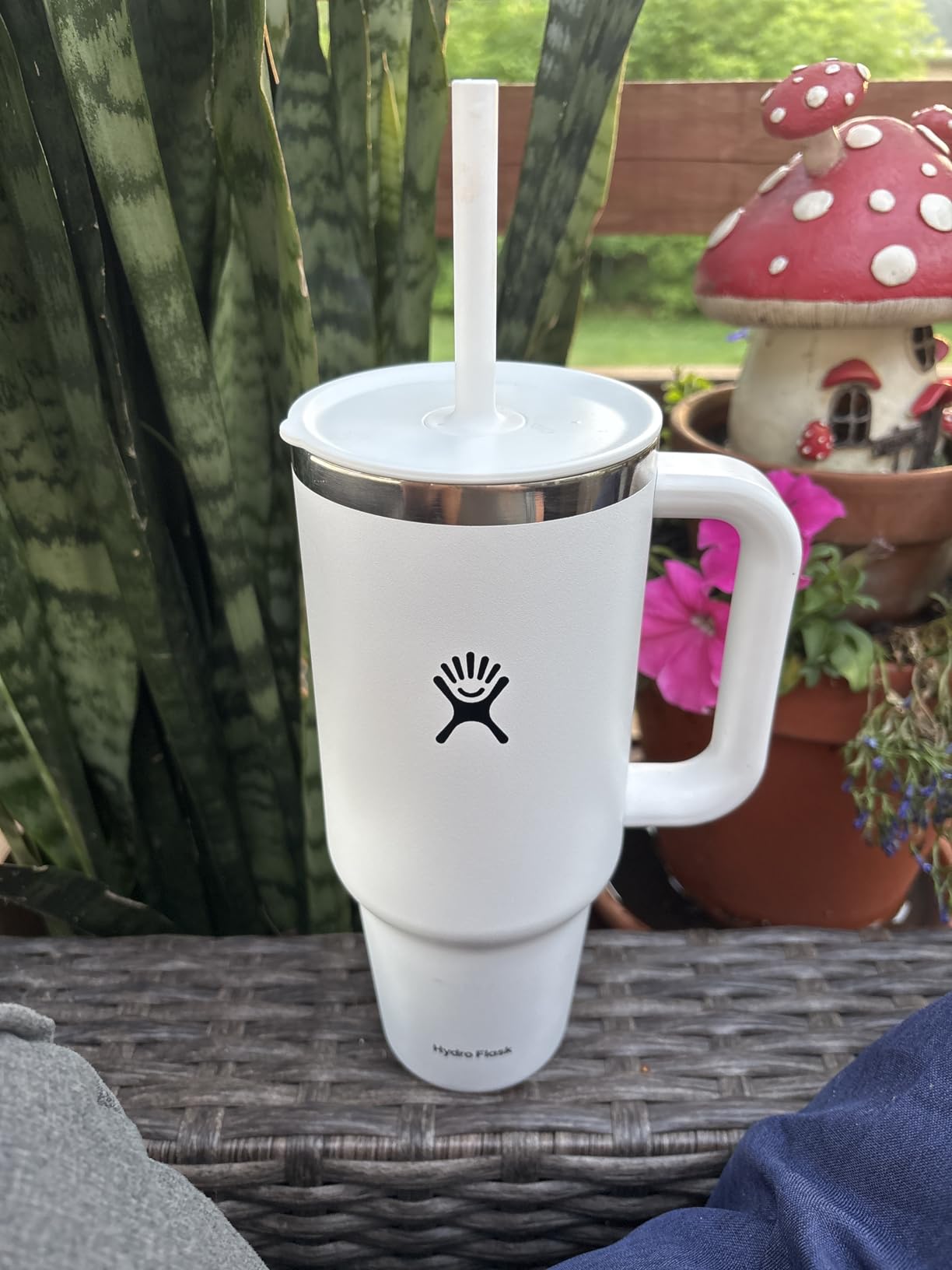 Hydro Flask Travel Tumbler with Handle, Lid and Straw - Insulated Stainless Steel in 40 Oz White customer photo 1