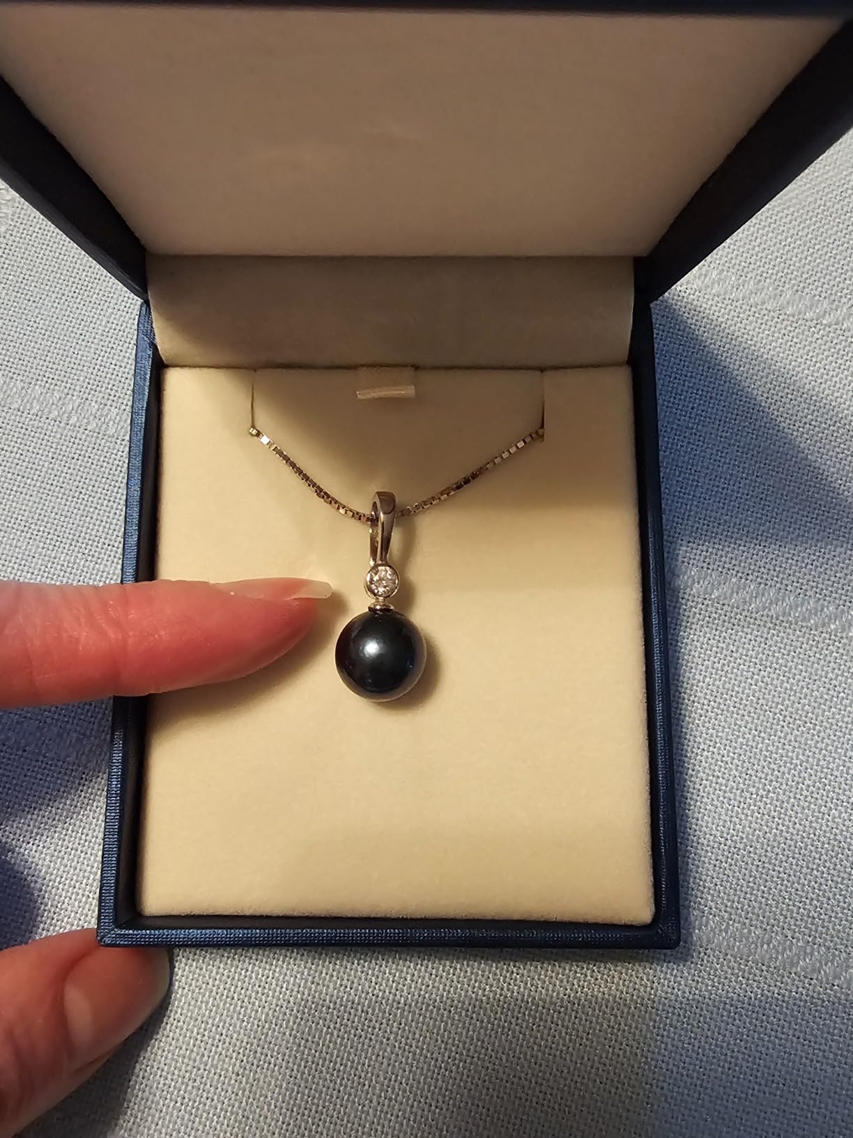 YAMI Tahitian Black Pearl Necklace, 11-13mm Saltwater Cultured Pearls, 925 Sterling Silver Hypoallergenic with 18+2IN Adjustable Chain, Gift for Wife Wedding Birthday Anniversary Jewelry customer photo 2