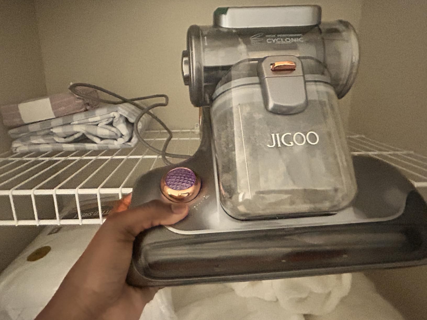 JIGOO T600 Bed Vacuum Cleaner with UV-C Light, 15Kpa Suction 700W Powerful Double Cup Handheld Vacuums, Mattress Vacuum Cleaner with Smart Dust Sensor, Ultrasonic & Heating Tech, HEPA Filter - Corded customer photo 1