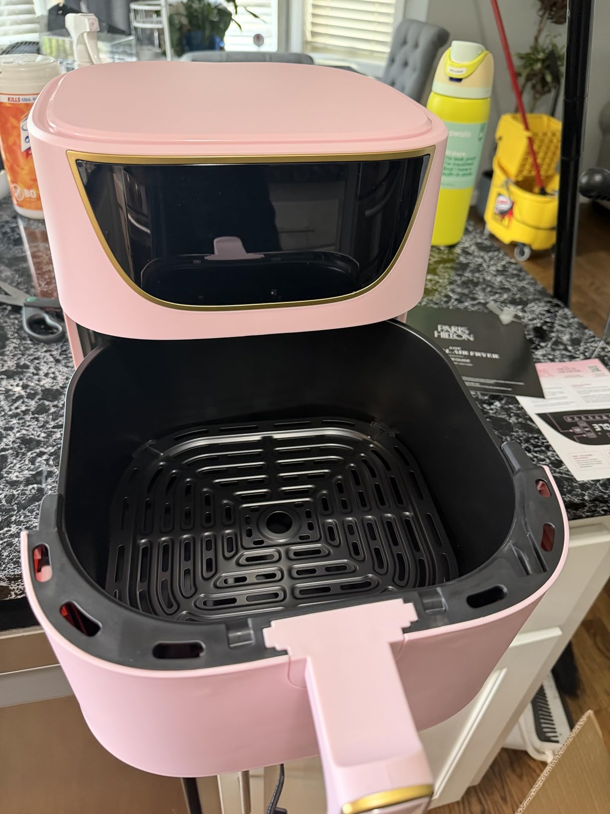 Paris Hilton 6-Quart Air Fryer, Nonstick Basket Made Without PFAS, Touchscreen, 8-in-1 (Fry, Roast, Broil, Bake, Reheat, Keep Warm, Pizza, Dehydrate), Dishwasher Safe Basket and Crisping Tray, Pink customer photo 1