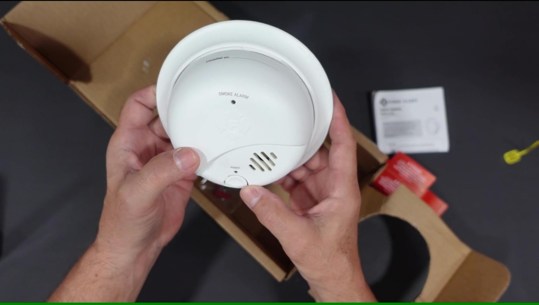First Alert Smoke Alarm, 10-Year Sealed Battery Detector with Test & Silence Button, SMI110, 1-Pack customer photo 1