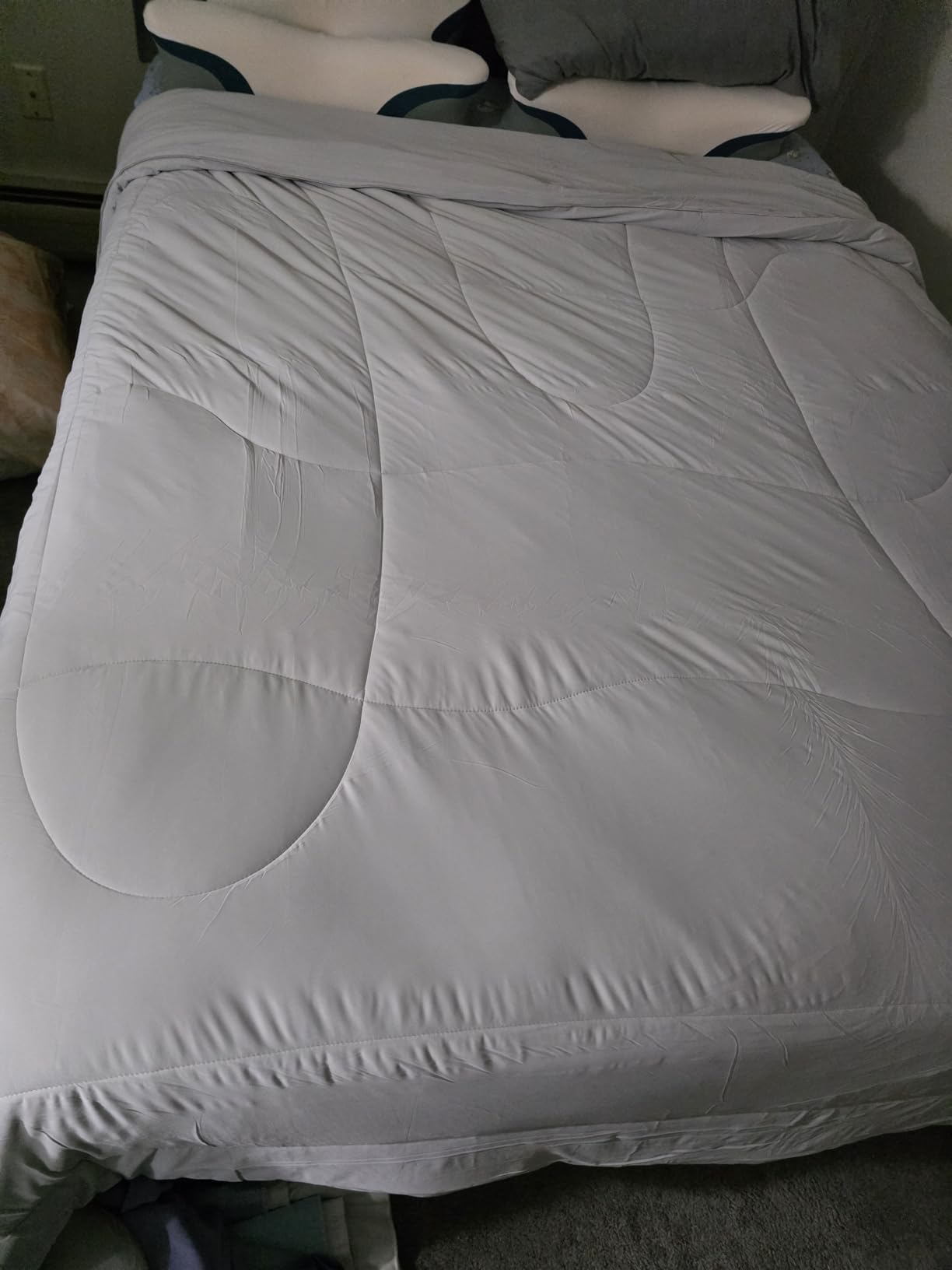 Bedsure Cooling Comforter Queen Size - Cooling Blankets for Hot Sleepers, Lightweight Comforter for Summer with Dual-Sided Cool Tech, Soft Breathable Cold Blanket for Sleeping, Grey customer photo 1