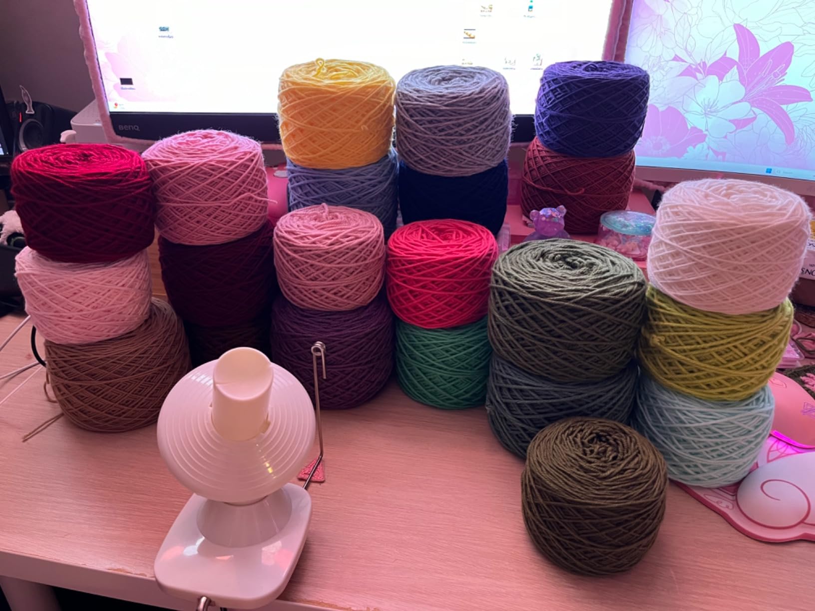 INMAKER Yarn Winder, Ball Winder for Crocheting & Knitting, Quick Install Portable Yarn Spinner, Essential Tool for Crafting Enthusiasts customer photo 1
