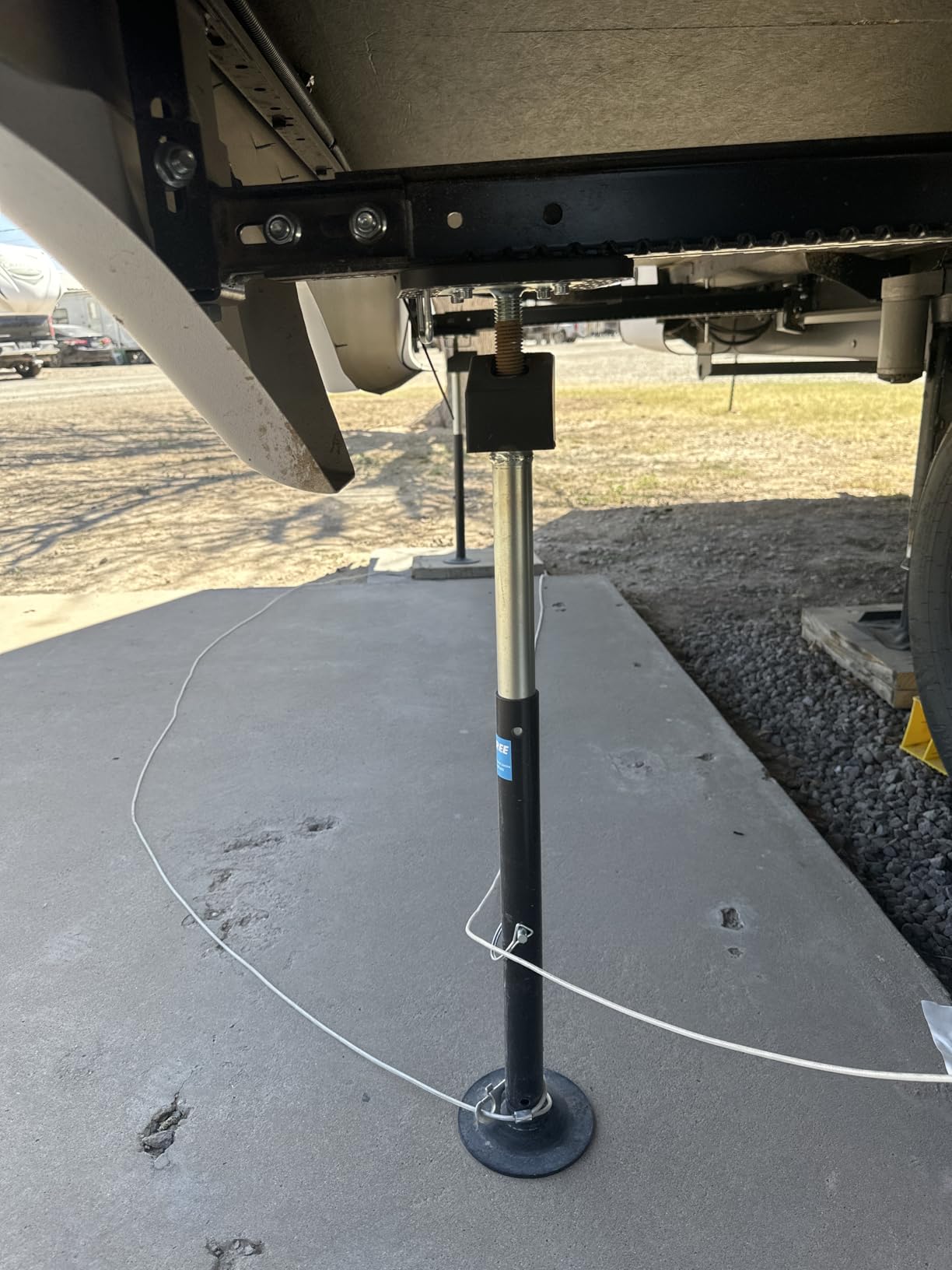Kohree RV Slide Out Supports Jack with a Flat Top Support Block, Supports up to 5000lbs, Adjustable from 20