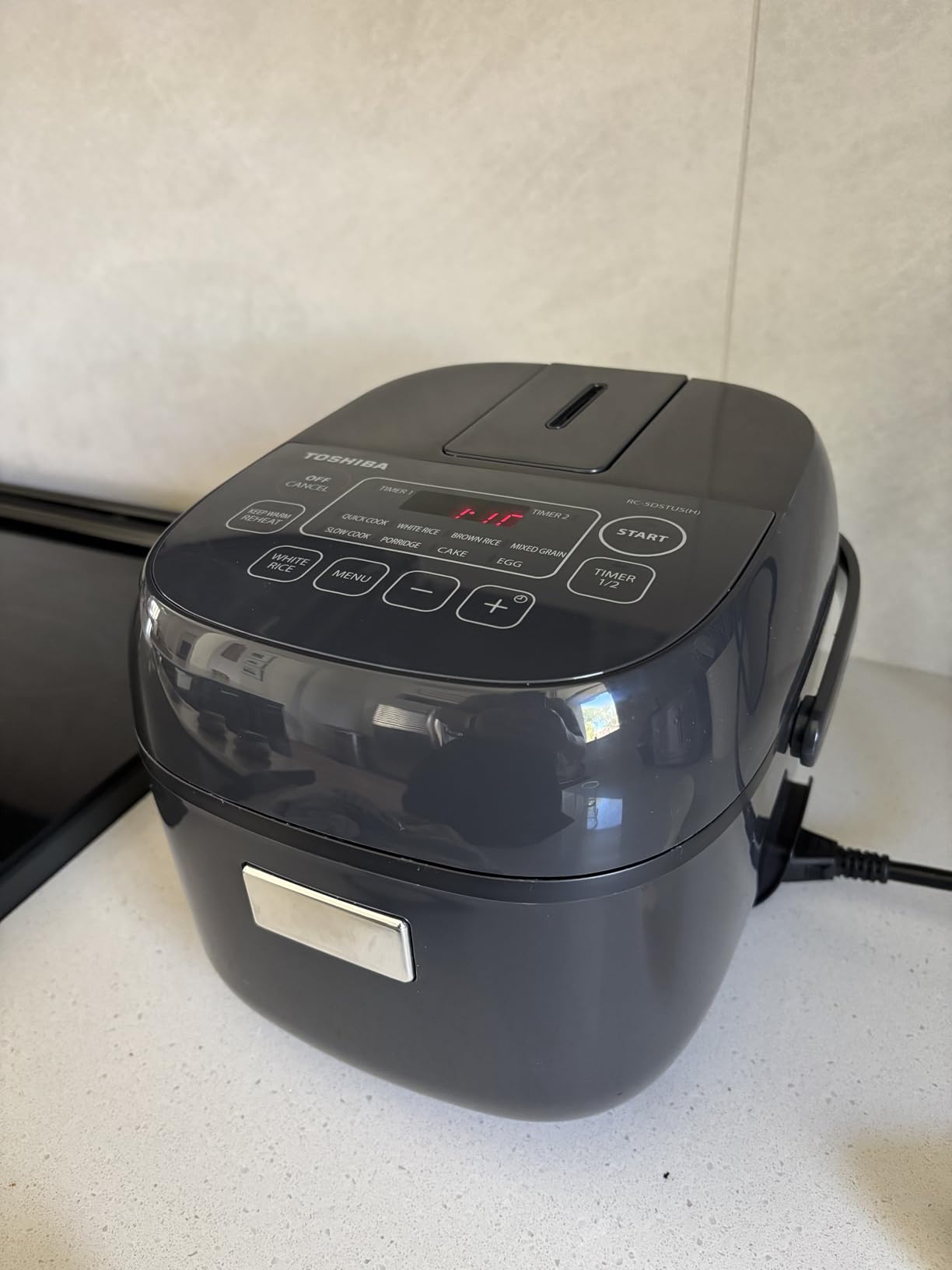 TOSHIBA Rice Cooker Small 3-Cup Uncooked, LCD Display with 8 Cooking Functions: Rice, Oatmeal, Mixed Grains and More, NonStick Inner Pot, Grey customer photo 1