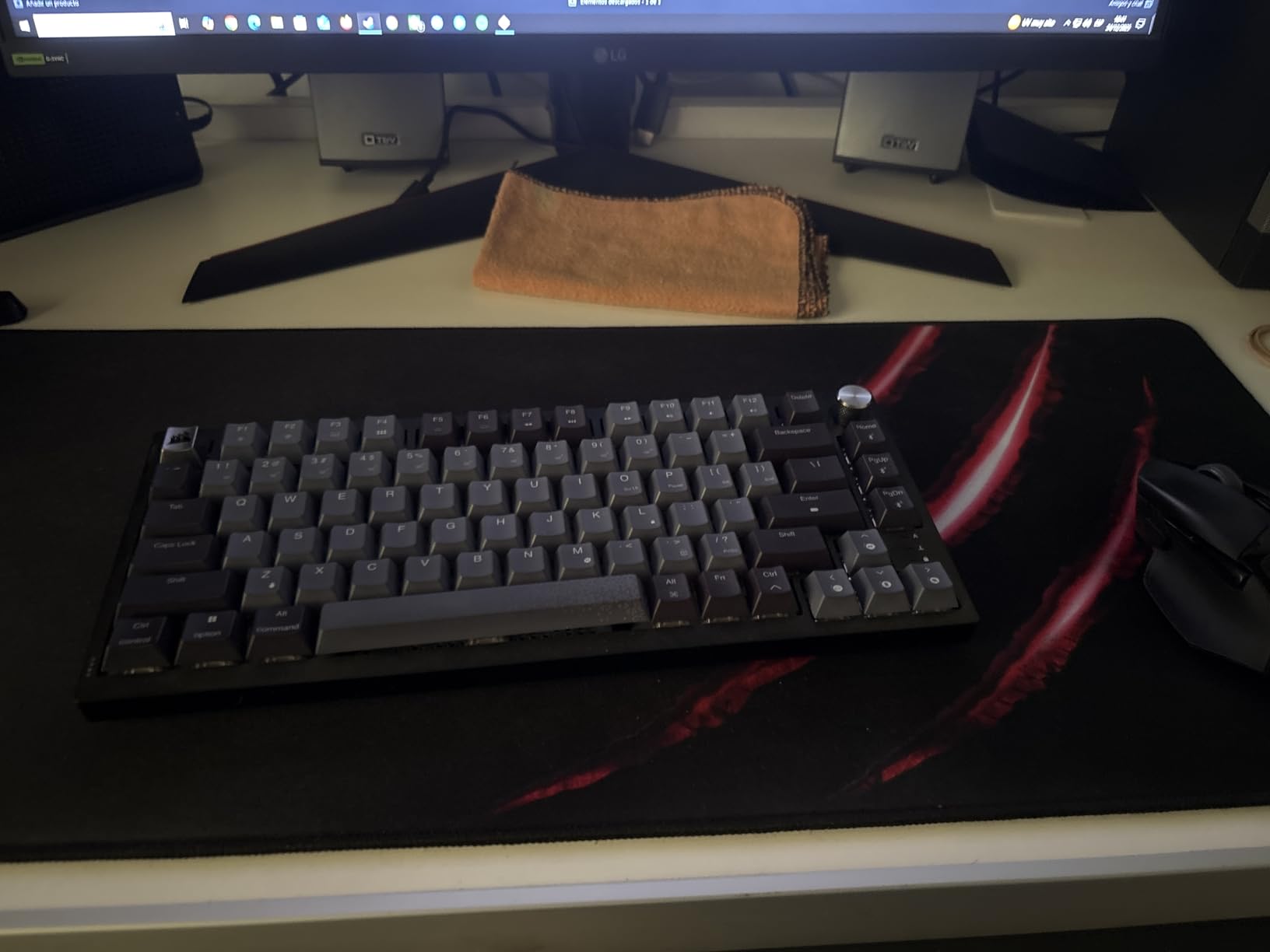 K65 Plus Wireless 75% RGB Mechanical Gaming Keyboard – Pre-Lubricated MLX Red Linear Switches – PBT Dye-Sub Keycaps – PC, Mac, PS5, PS4, Xbox, iPad – QWERTY NA – Black/Gray customer photo 1