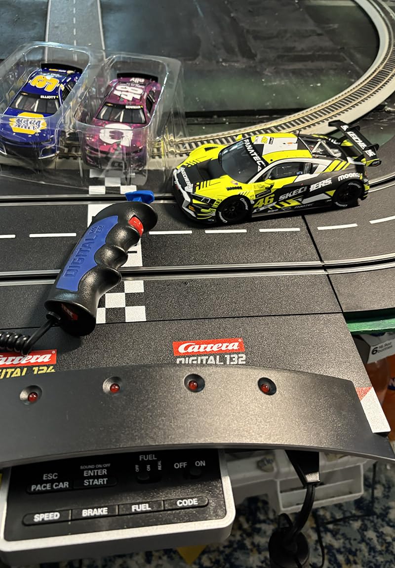 Digital 132 20030042 NASCAR Daytona Challenge 1:32 Scale Slot Car Racing Track Set - Includes Two 1:32 Scale Digital Cars & Two Speed Controllers Ages 8+ customer photo 1