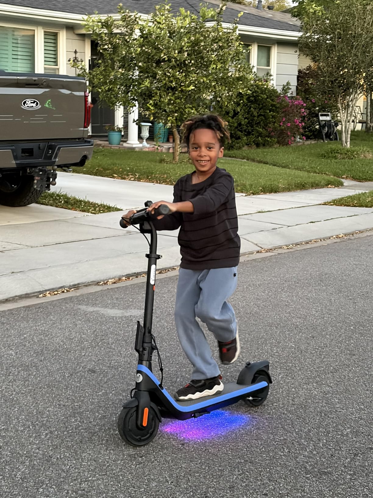 Segway Ninebot Kids eKickScooter C2 Pro, Kids Electric Scooter with Cruise Mode, Adjustable Handlebar, UL-2272 Certified customer photo 1