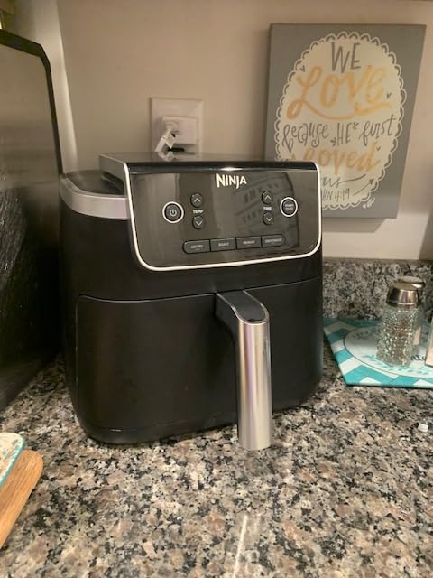 Ninja Air Fryer with Air Crisp | 5 QT Capacity fits up to 4lbs of Fries | 4-in-1 Pro Air Fry, Roast, Reheat, Dehydrate | 400°F Max Temp | 1750 Watts | W/Nonstick Basket & Crisper Plate | Grey | AF141 customer photo 2