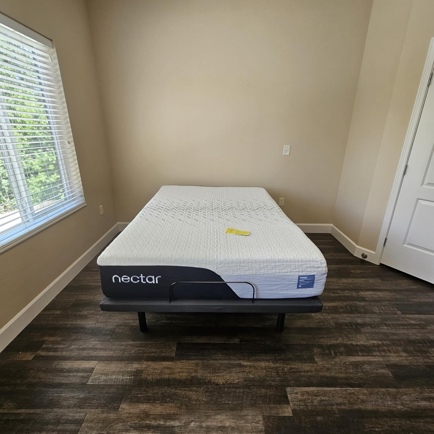 Nectar Premier Adjustable Base - Queen - Head & Foot Incline - Wireless Remote with Memory- 3 Massage Settings - 4 USB Ports - Anti-Snore & Zero Gravity customer photo 2