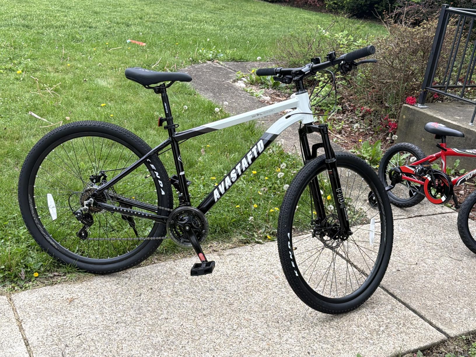 AVASTA Earth 26 27.5 inch Mountain Bike with 21-Speed, Aluminum Frame, Dual Disc Brake, Comfortable Saddle, Multiple Colors customer photo 2