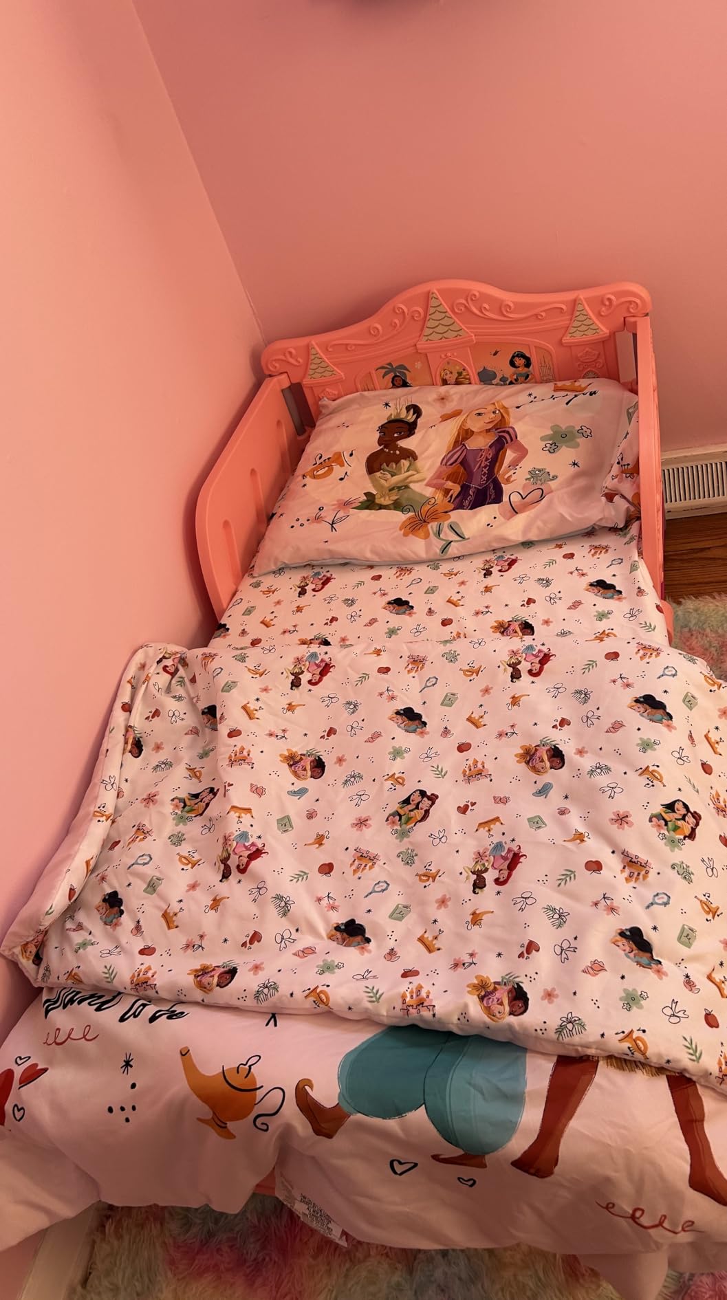 Delta Children Bluey 3D Toddler Bed, Blue customer photo 2