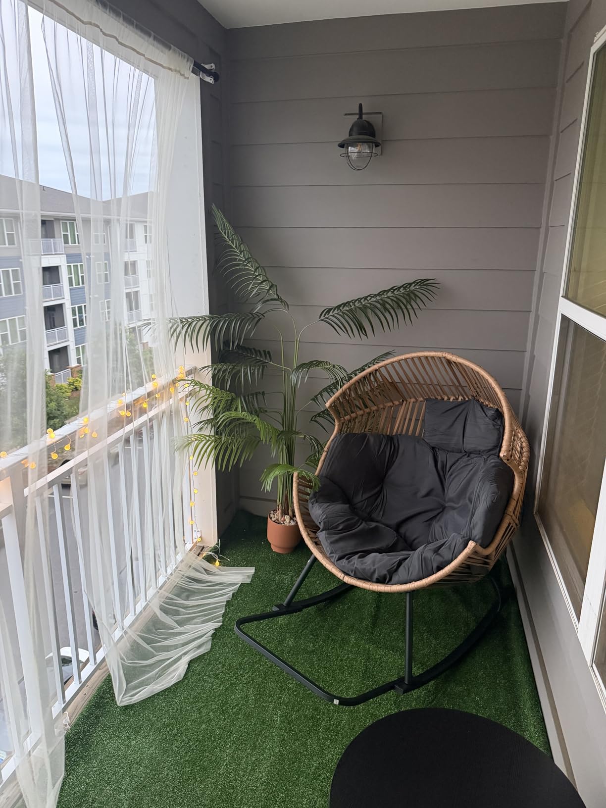 Vongrasig Outdoor Wicker Egg Chair PE Rattan Chair with Cushion, Oversized Patio Lounge Chair for Outdoor, Indoor, Balcony, Backyard, Garden, Beige customer photo 2