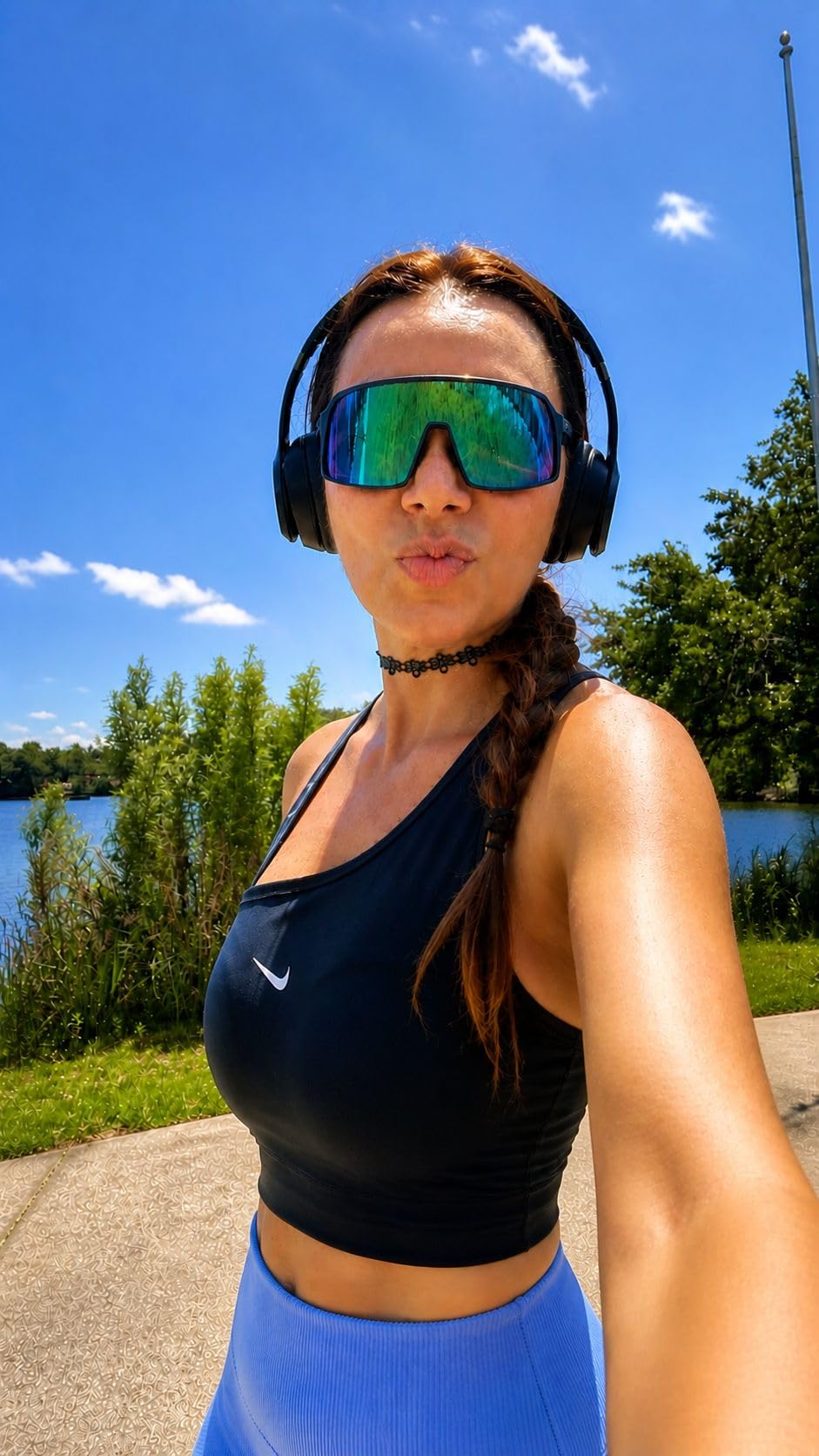 Solo 4 - Wireless On-Ear Bluetooth Headphones, Up to 50-Hour Battery Life, Ultra-Lightweight Comfort, Powerful and Balanced Sound, Apple & Android Compatible - Matte Black customer photo 2